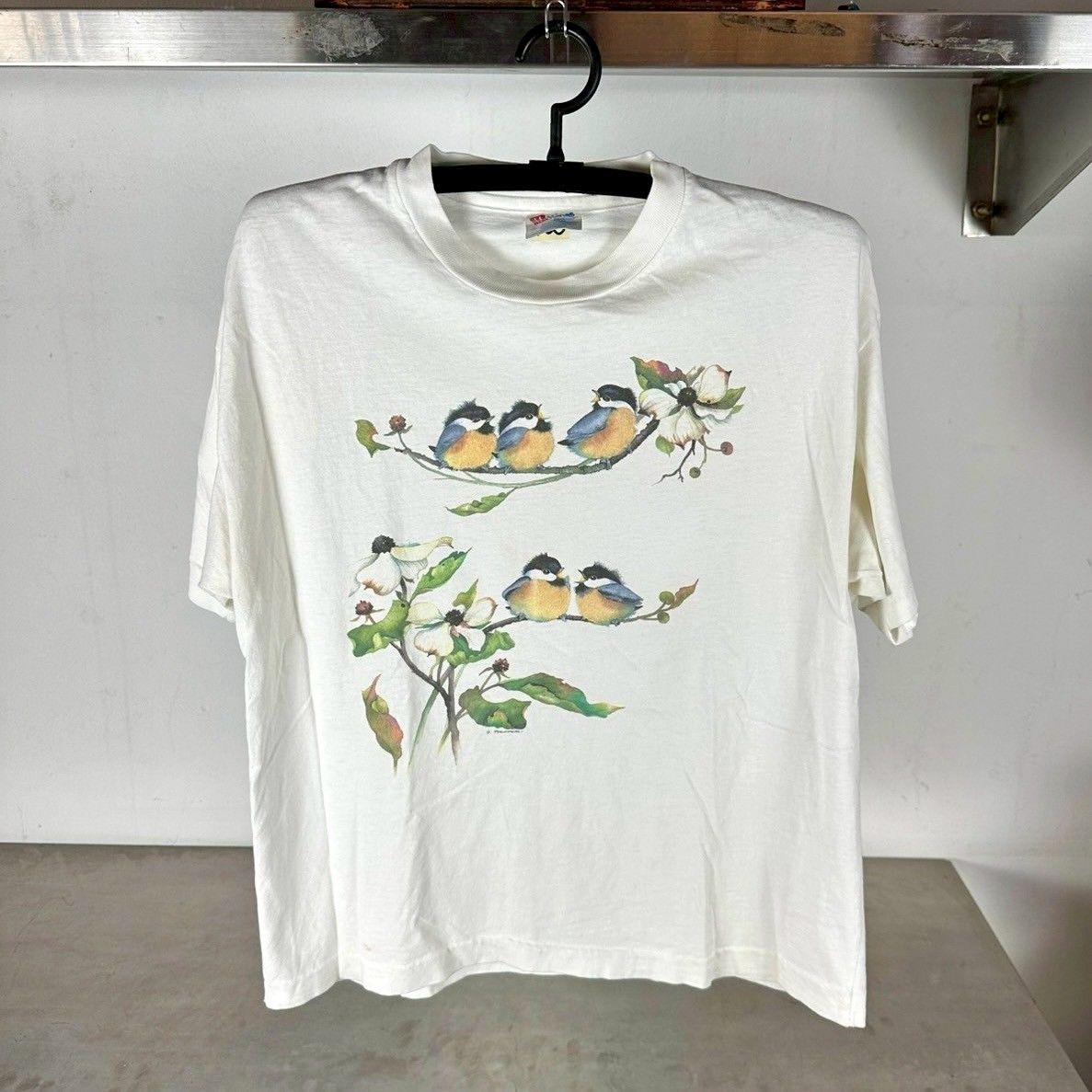 ​​​​​​​​​Vintage 90s Birds Floral Nature Artwork T-shirt