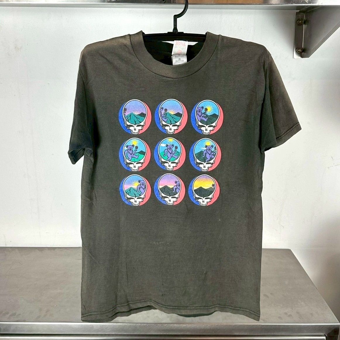 ​Vintage 90s Grateful Dead Bear Skull Artwork Rock Band T-shirt