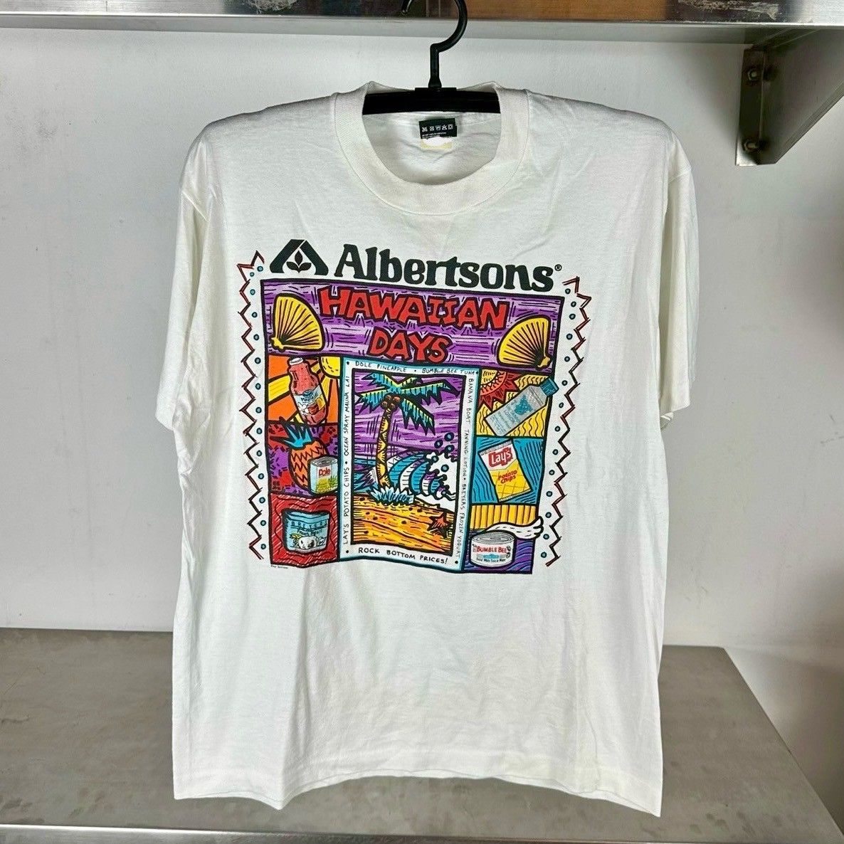 ​Vintage 90s Albertsons Hawaiian Days Snacks Artwork T-shirt
