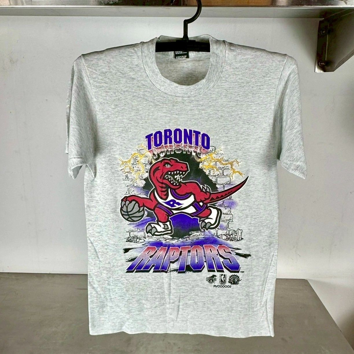 ​Vintage 1994 Toronto Raptors Basketball NBA T-shirt