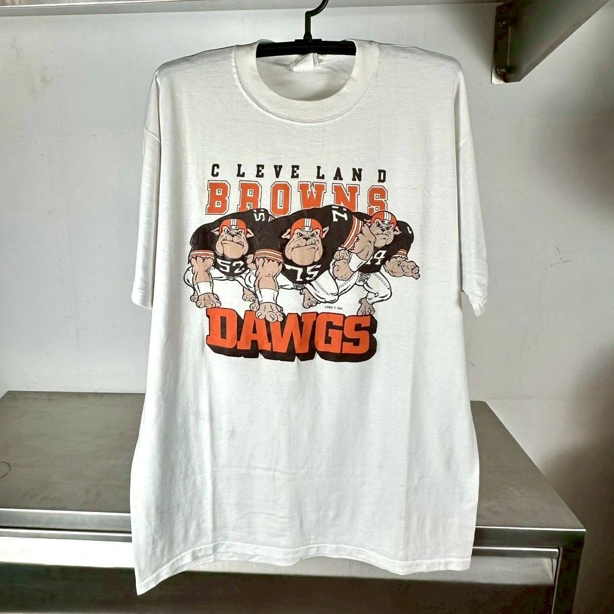 ​Vintage 90s Cleveland Browns Dawgs Graphic NFL T-shirt