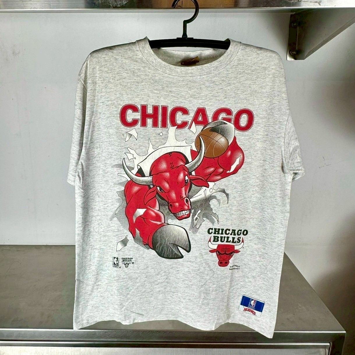 ​Vintage 90s Chicago Bulls Breakthrough NBA Nutmeg T-shirt