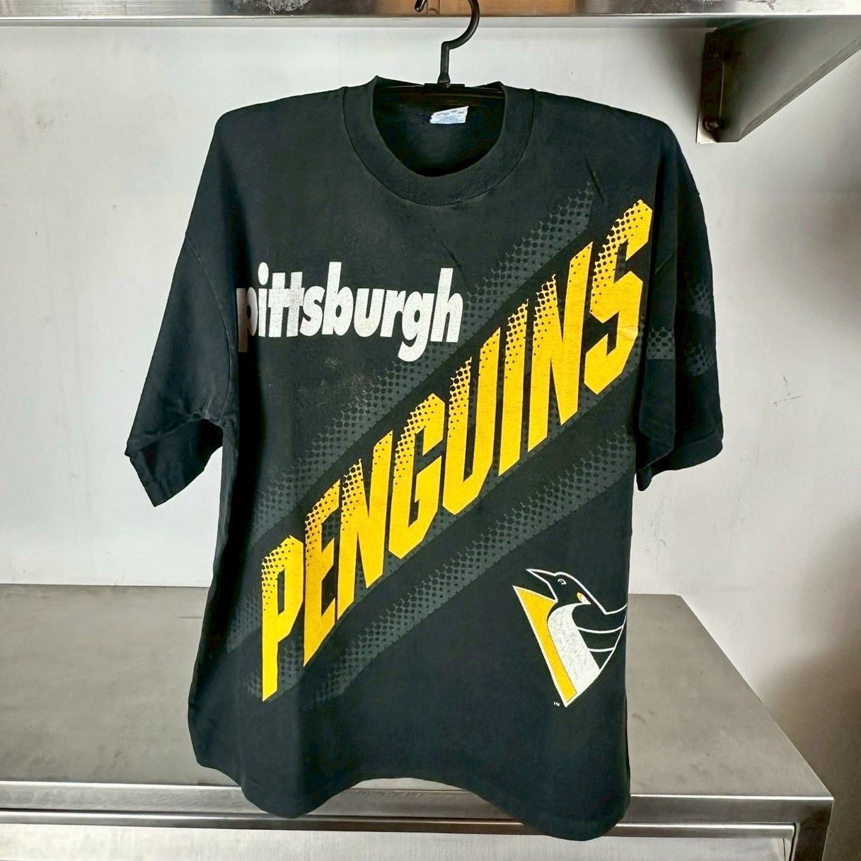 ​Vintage 90s Pittsburgh Penguins AOP NHL T-shirt
