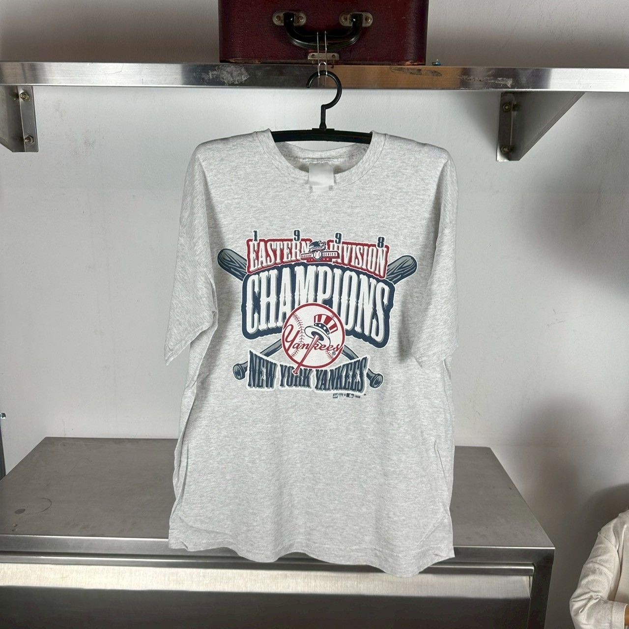 Vintage 1998 New York Yankees Eastern Division Champions MLB T-shirt