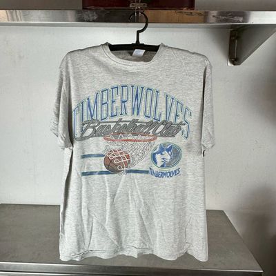 ​Vintage 90s Minnesota Timberwolves Basketball NBA T-shirt