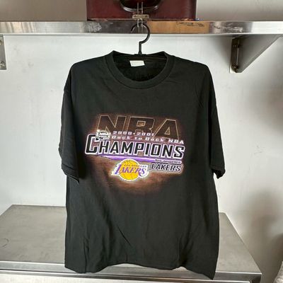 ​Vintage 2001 LA Lakers NBA Back to Back Champions T-shirt