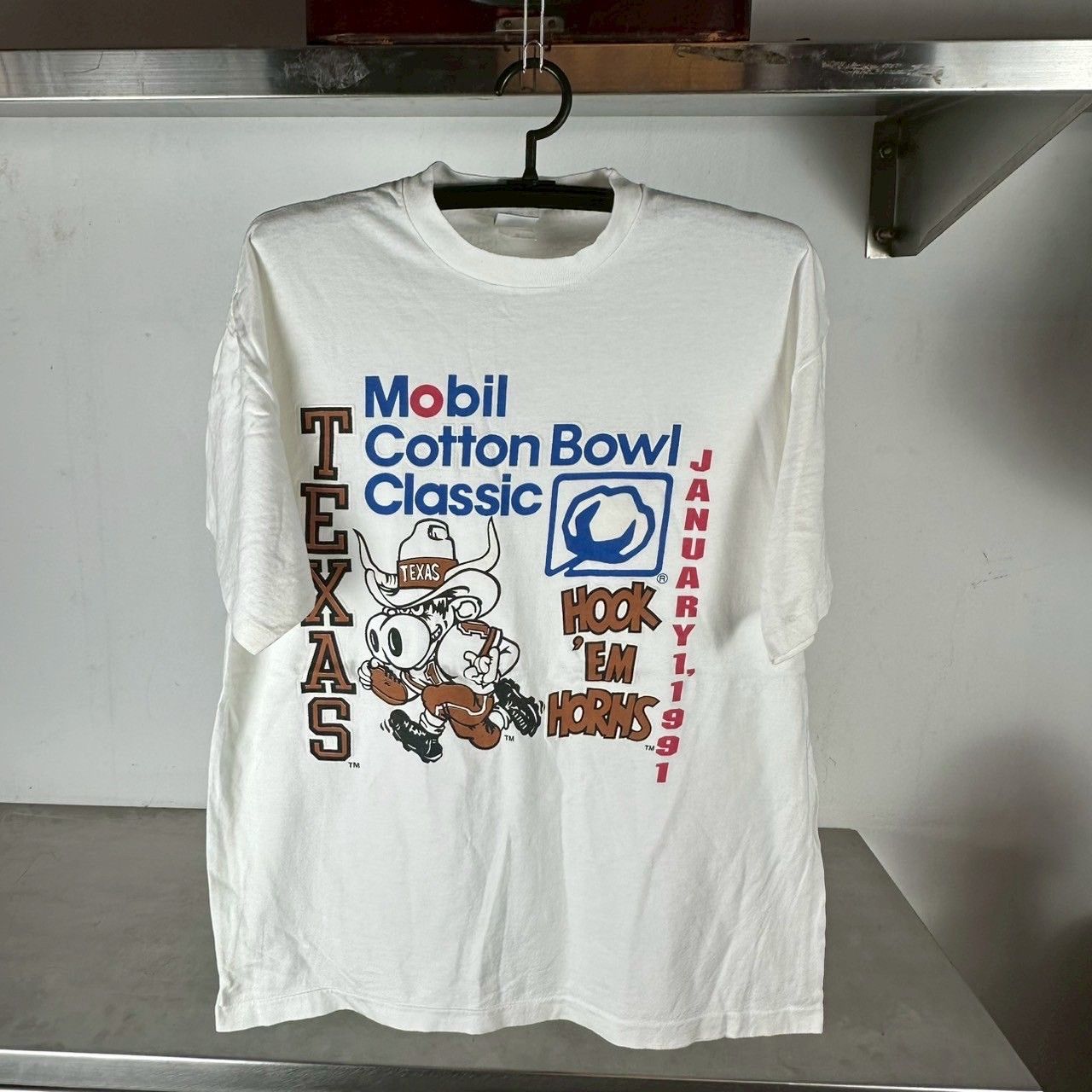 ​Vintage 1991 Texas Longhorns Cotton Bowl Classic NCAA T-shirt