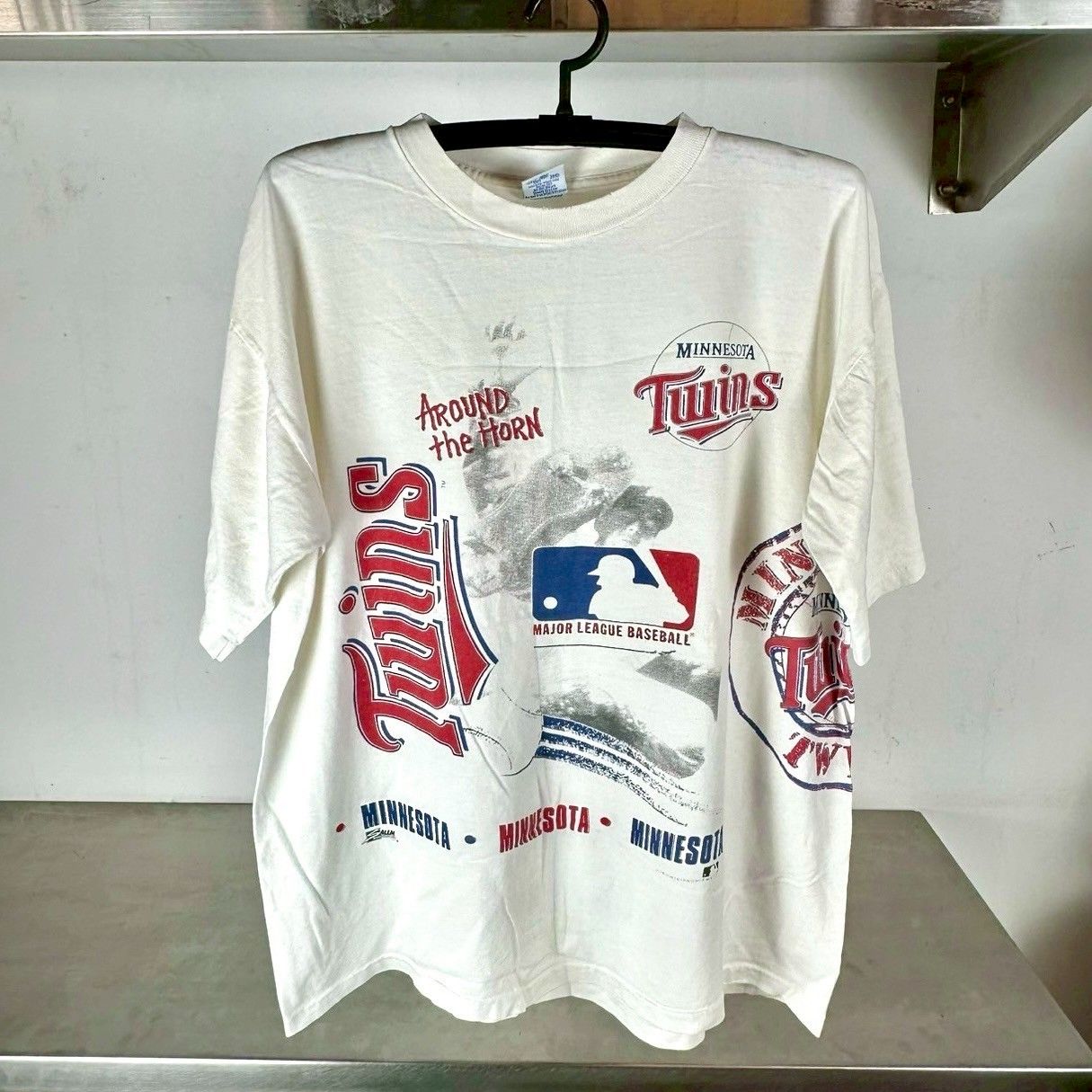 ​Vintage 90s Minnesota Twins Around the Horn AOP MLB T-shirt