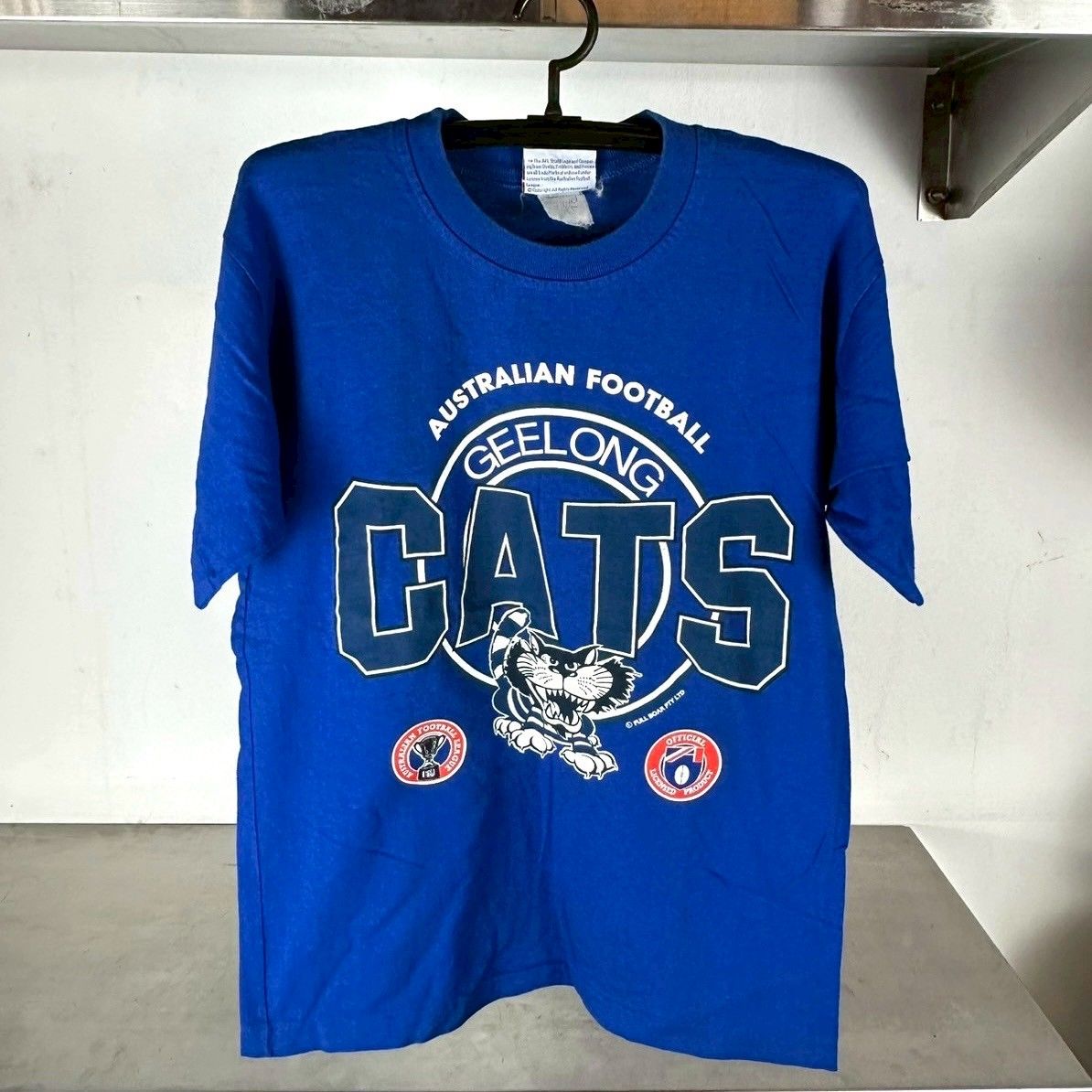 ​Vintage 90s Geelong Cats Australian Football AFL T-shirt