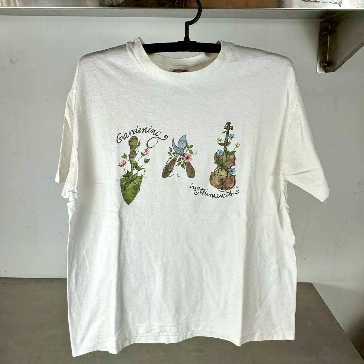 ​​​​Vintage 90s Gardening Instruments Artwork T-shirt