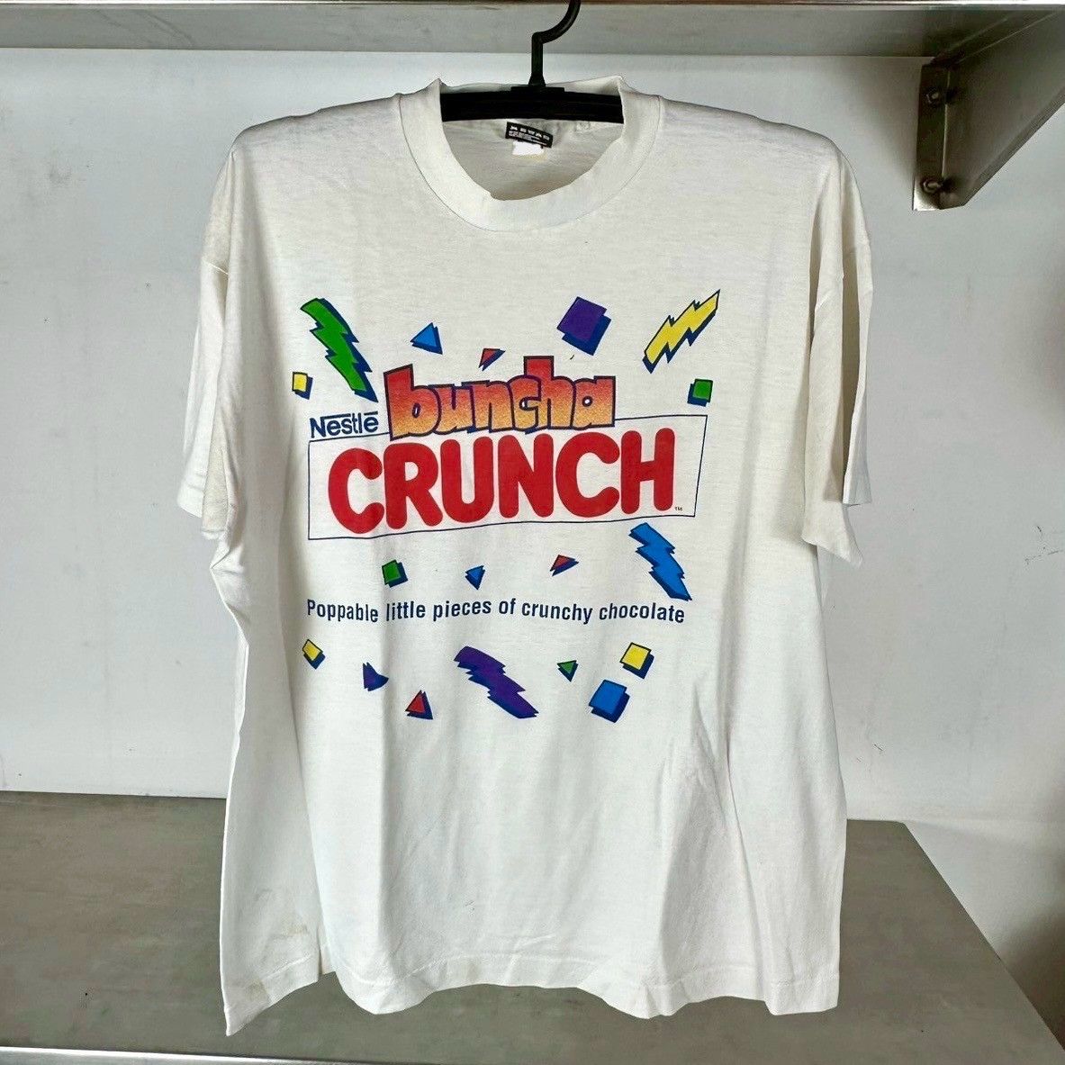 ​Vintage 90s Nestle Buncha Crunch Chocolate Promo T-shirt