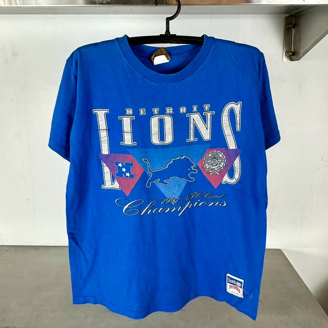 ​Vintage 1991 Detroit Lions NFL Central Champions Nutmeg T-shirt