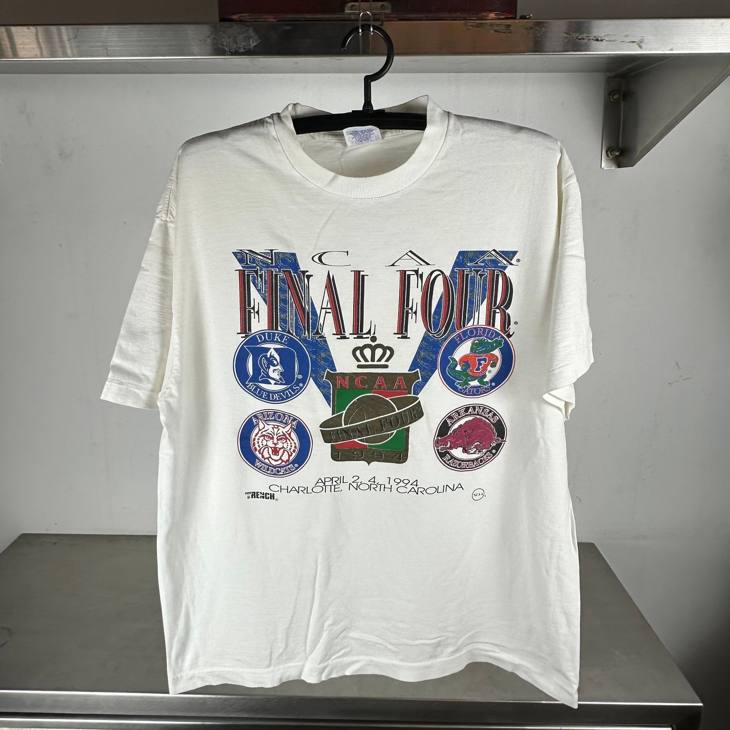 ​Vintage 1994 NCAA Basketball Final Four T-shirt