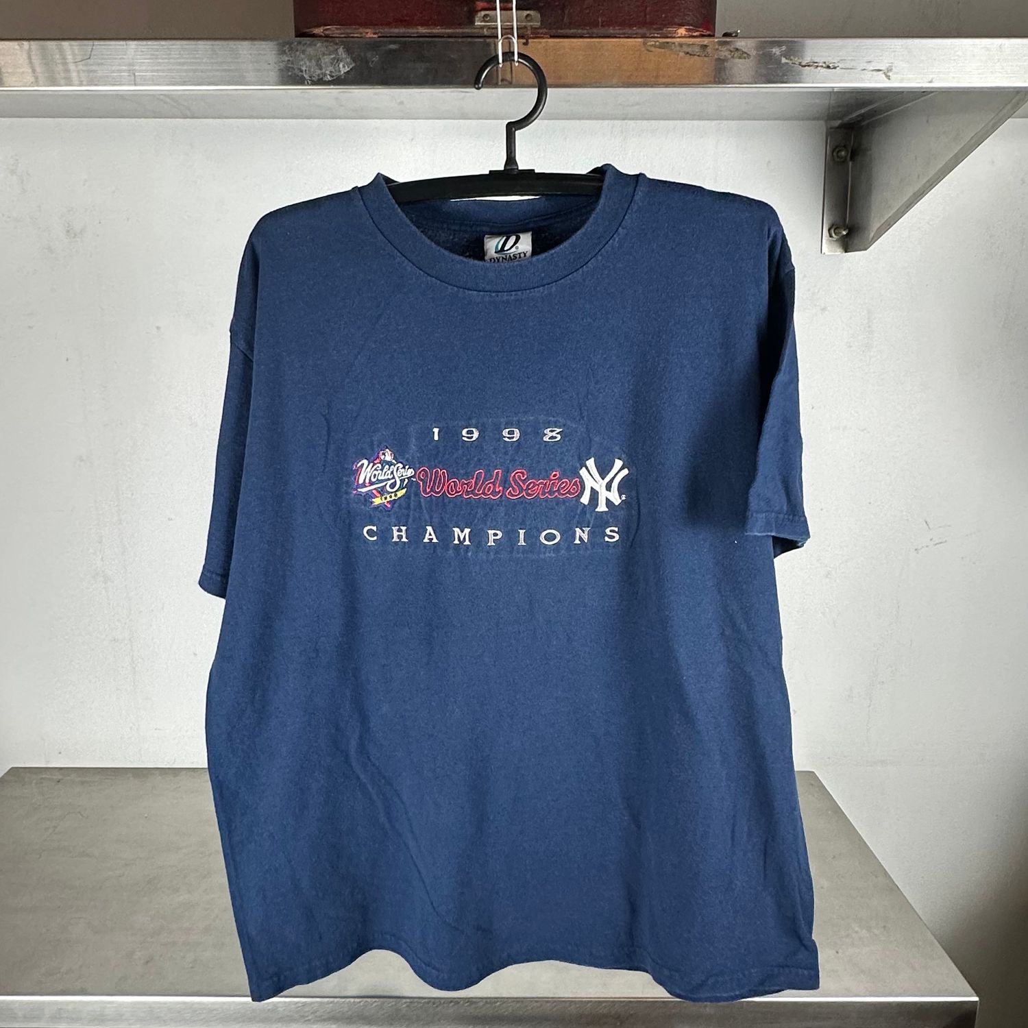 ​Vintage 1998 New York Yankees Champions MLB Embroidered T-shirt