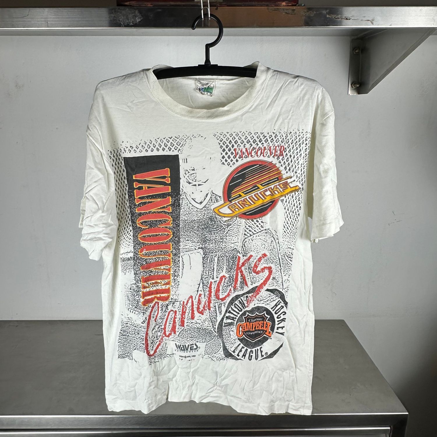 ​​Vintage 1990 Vancouver Canucks Hockey NHL T-Shirt