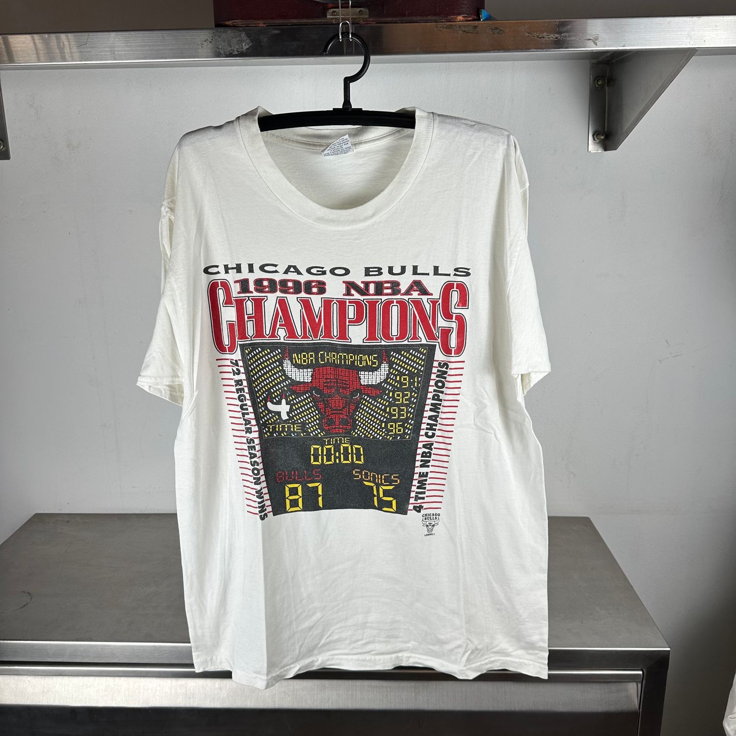 Vintage 1996 Chicago Bulls NBA Champions T-shirt