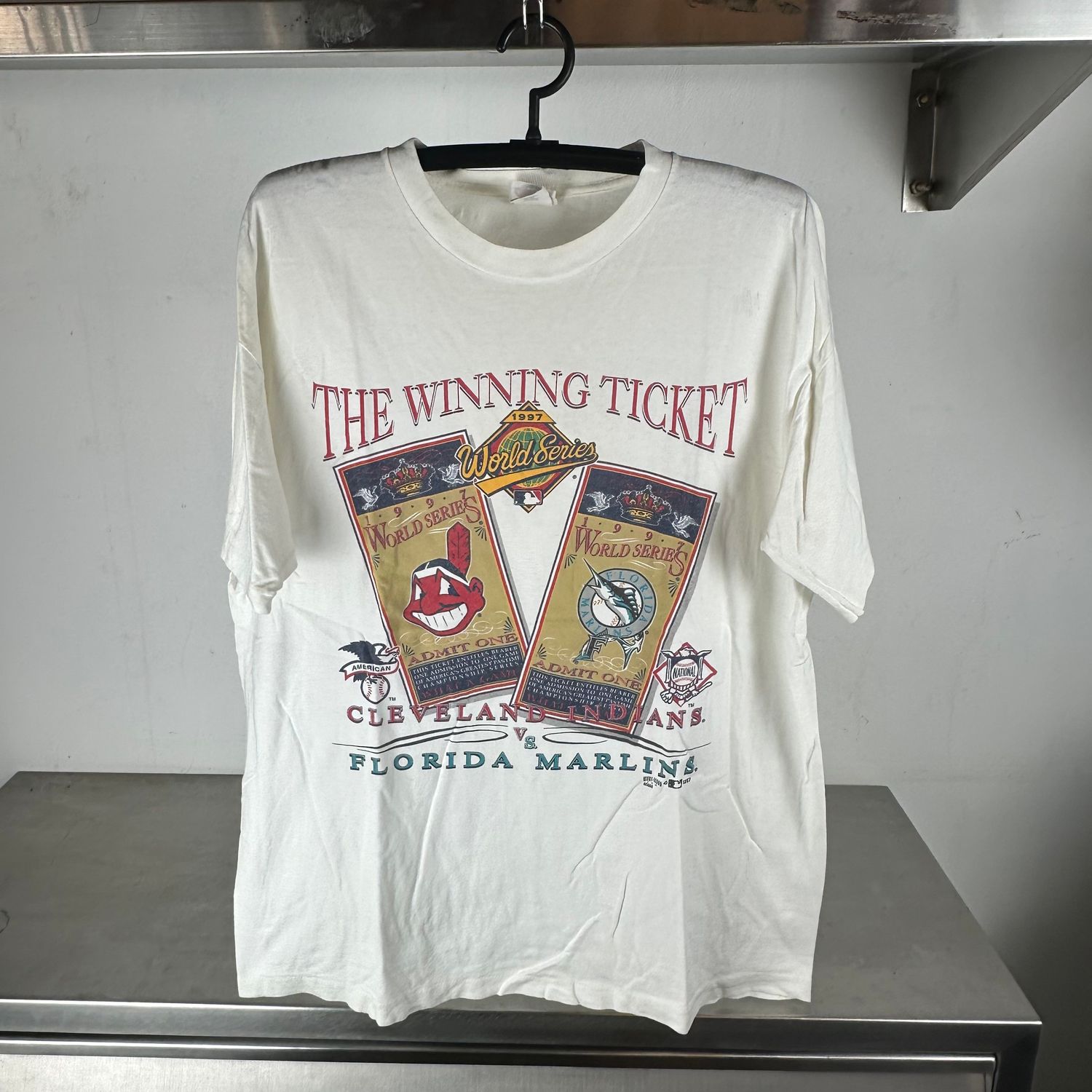 ​Vintage 1997 MLB World Series Indians VS Marlins T-shirt