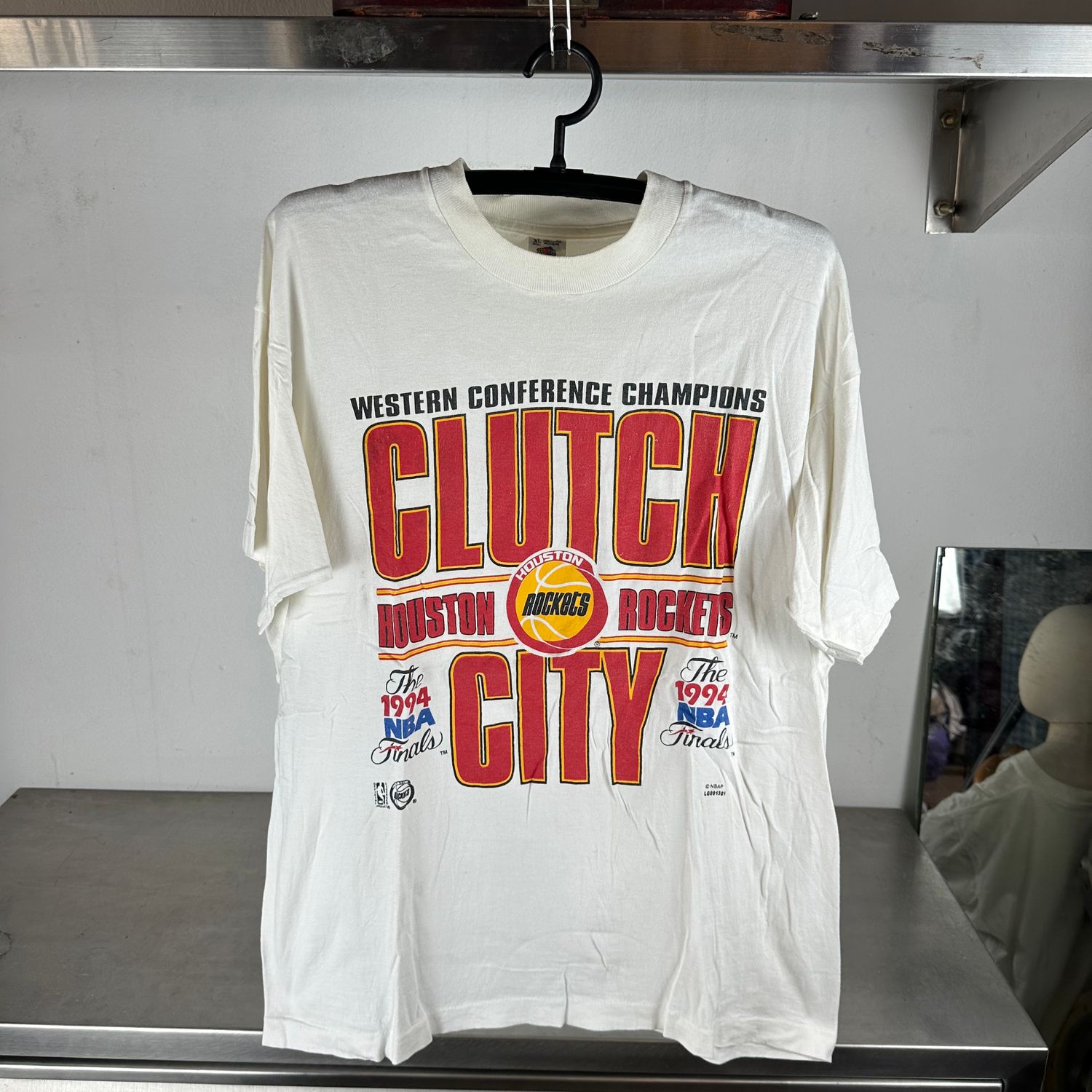 ​Vintage 1994 Houston Rockets Clutch City NBA T-shirt