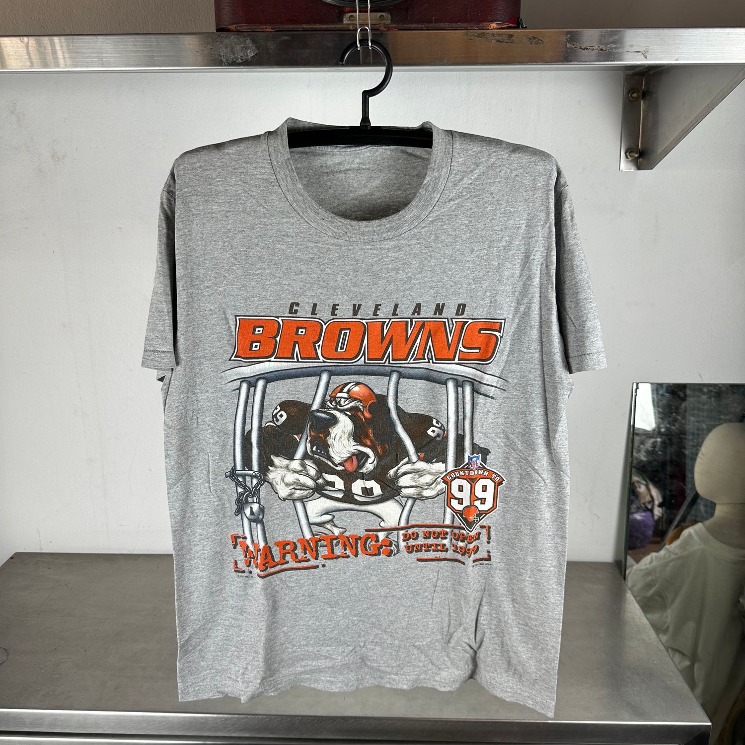 ​Vintage Cleveland Browns Countdown to 1999 NFL T-shirt