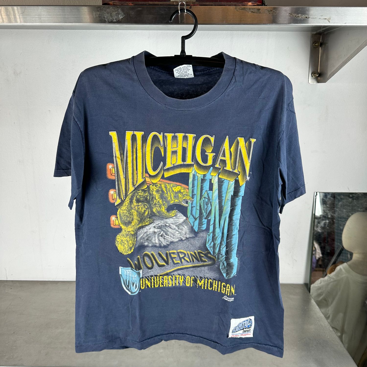 ​Vintage 90s Michigan Wolverines NCAA Graphic T-shirt