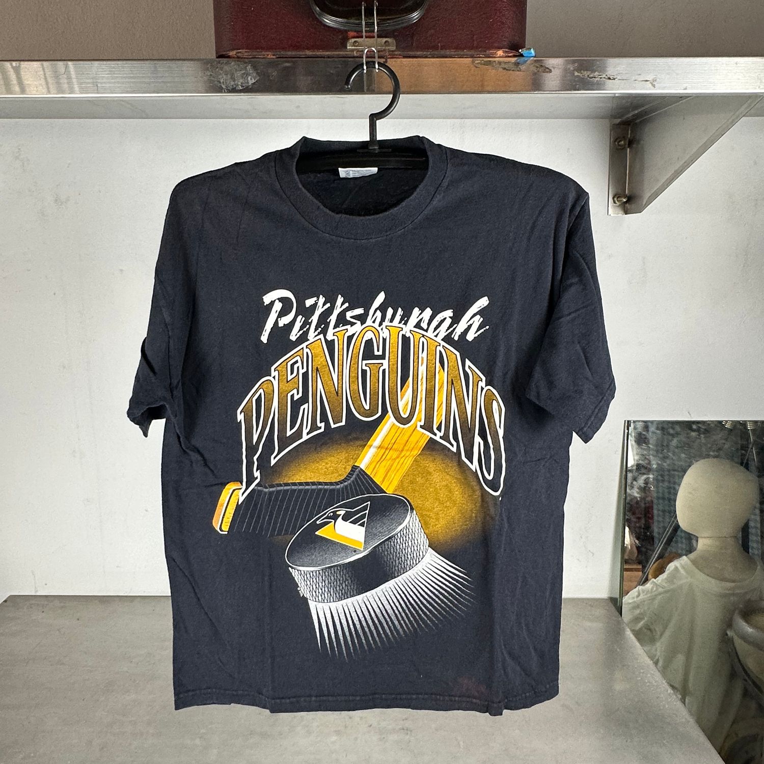 ​Vintage 90s Pittsburgh Penguins Hockey NHL Graphic T-shirt
