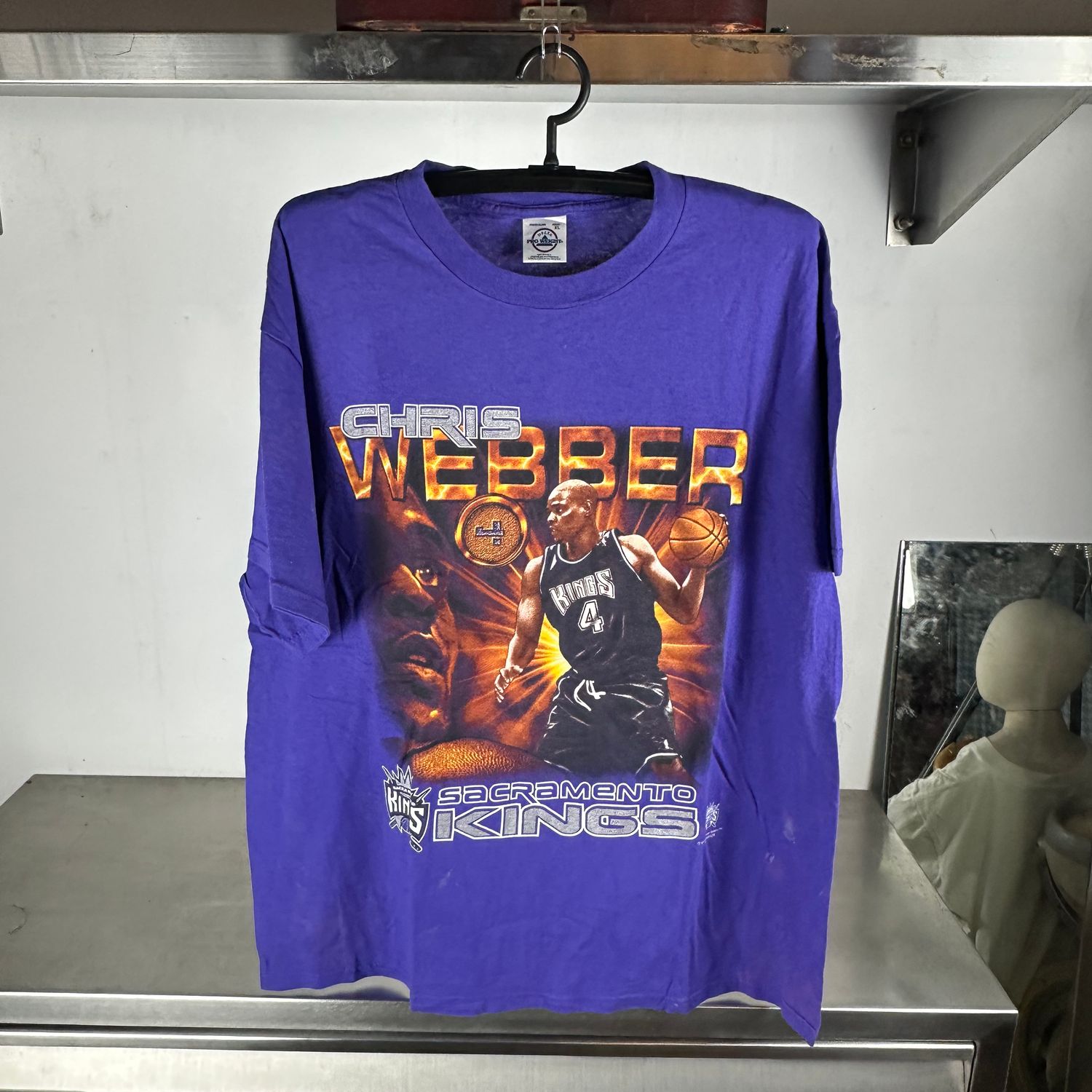 ​Vintage 90s Chris Webber Sacramento Kings NBA Coin T-shirt