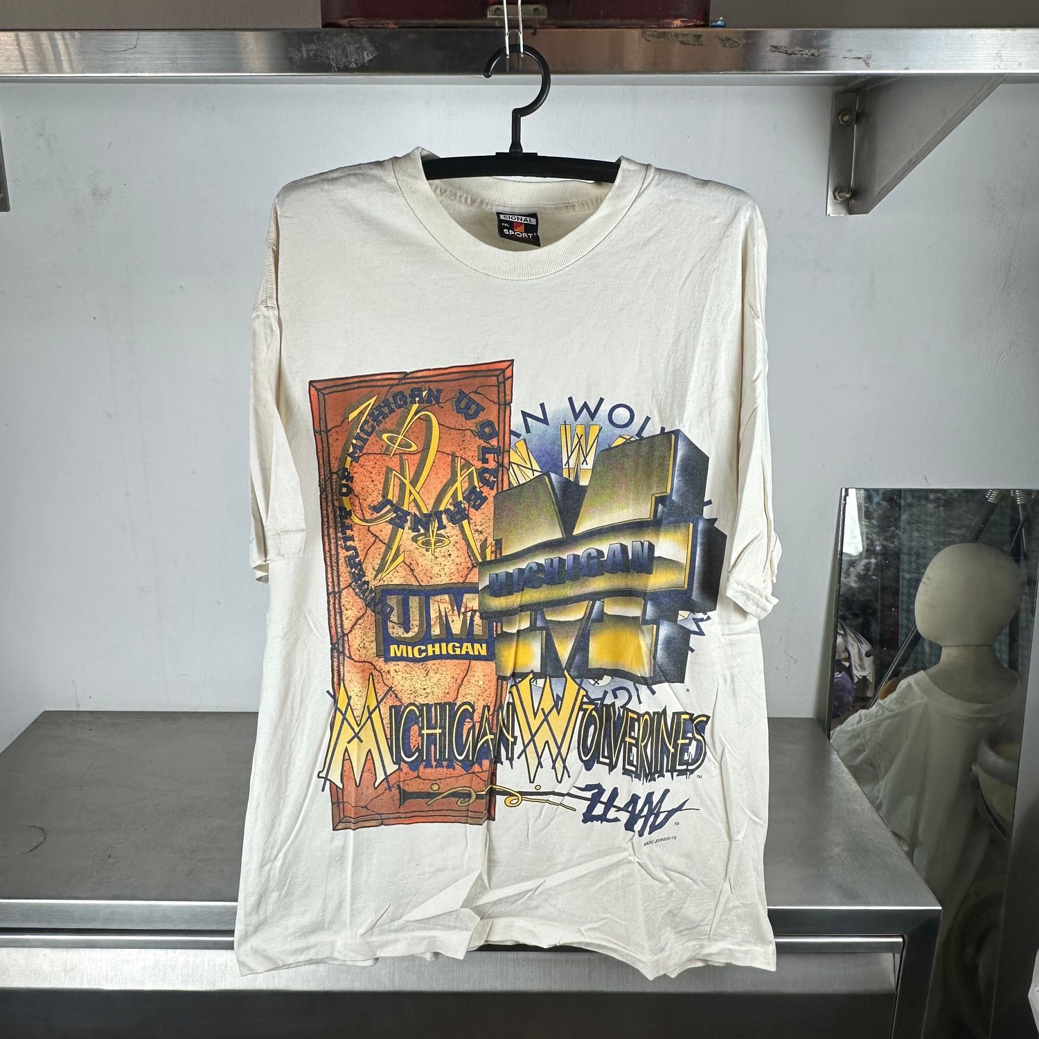 ​Vintage 90s Michigan Wolverines NCAA Big Graphic T-shirt