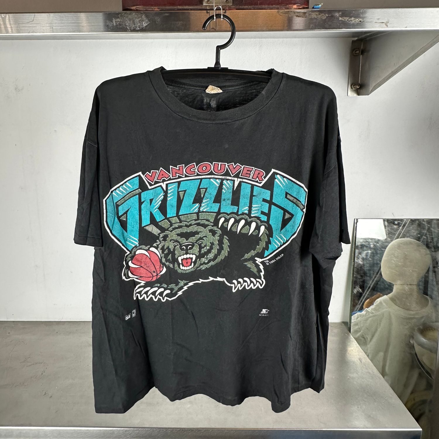 ​Vintage 1994 Vancouver Grizzlies NBA Starter XL T-Shirt