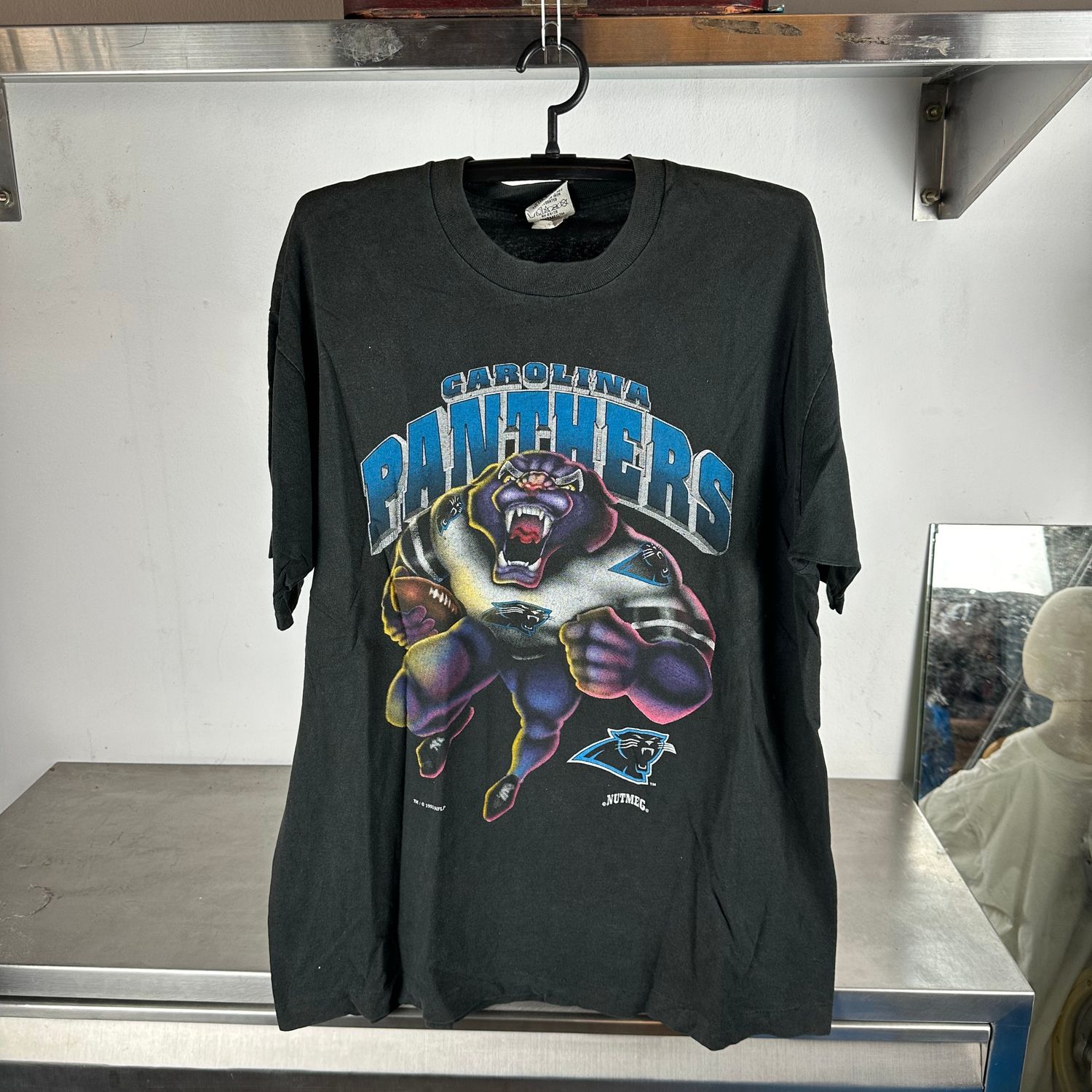 ​Vintage 1993 Carolina Panthers NFL Mascot Nutmeg XL Graphic T-Shirt