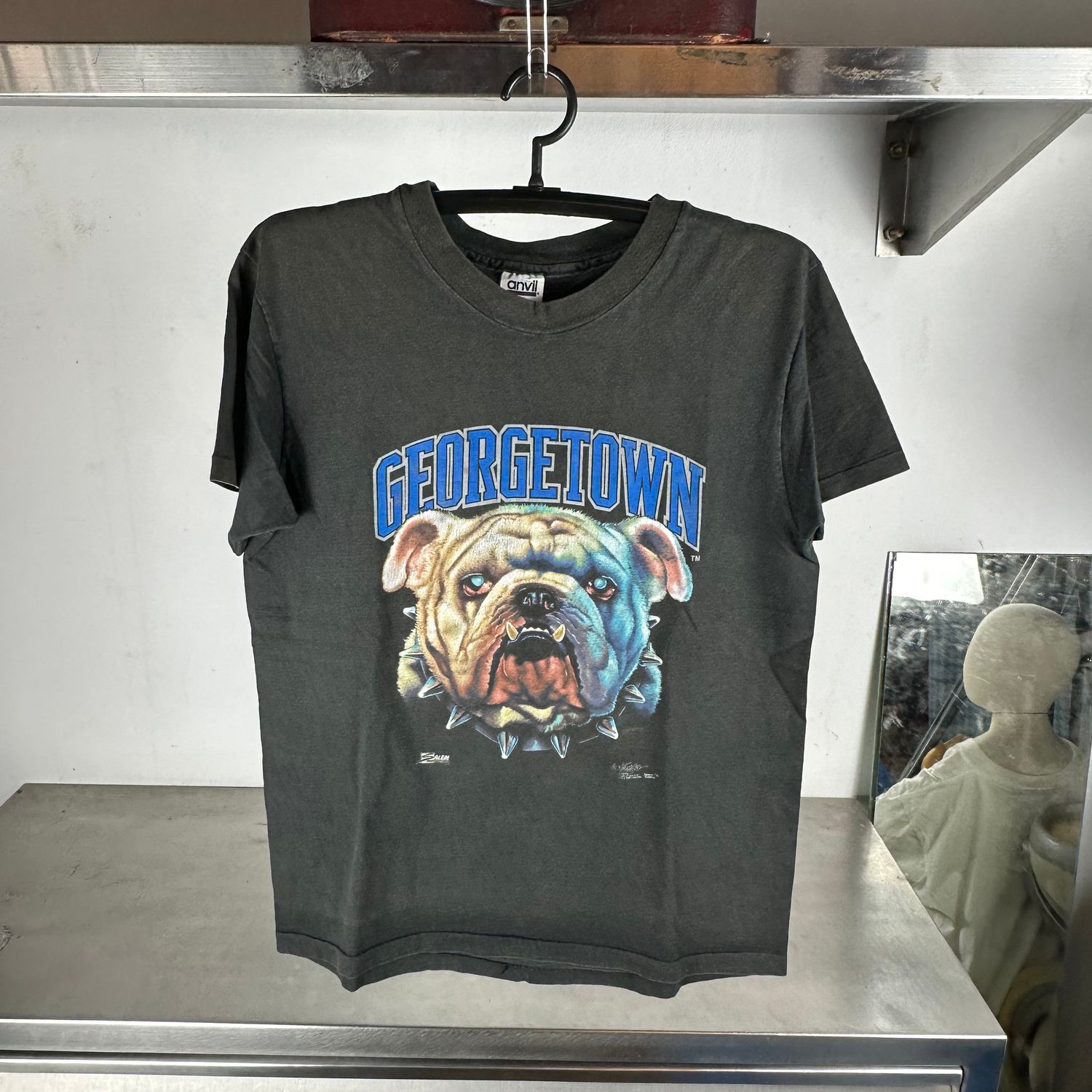 ​​​​Vintage 90s Georgetown Hoyas NCAA Bulldog Graphic T-Shirt
