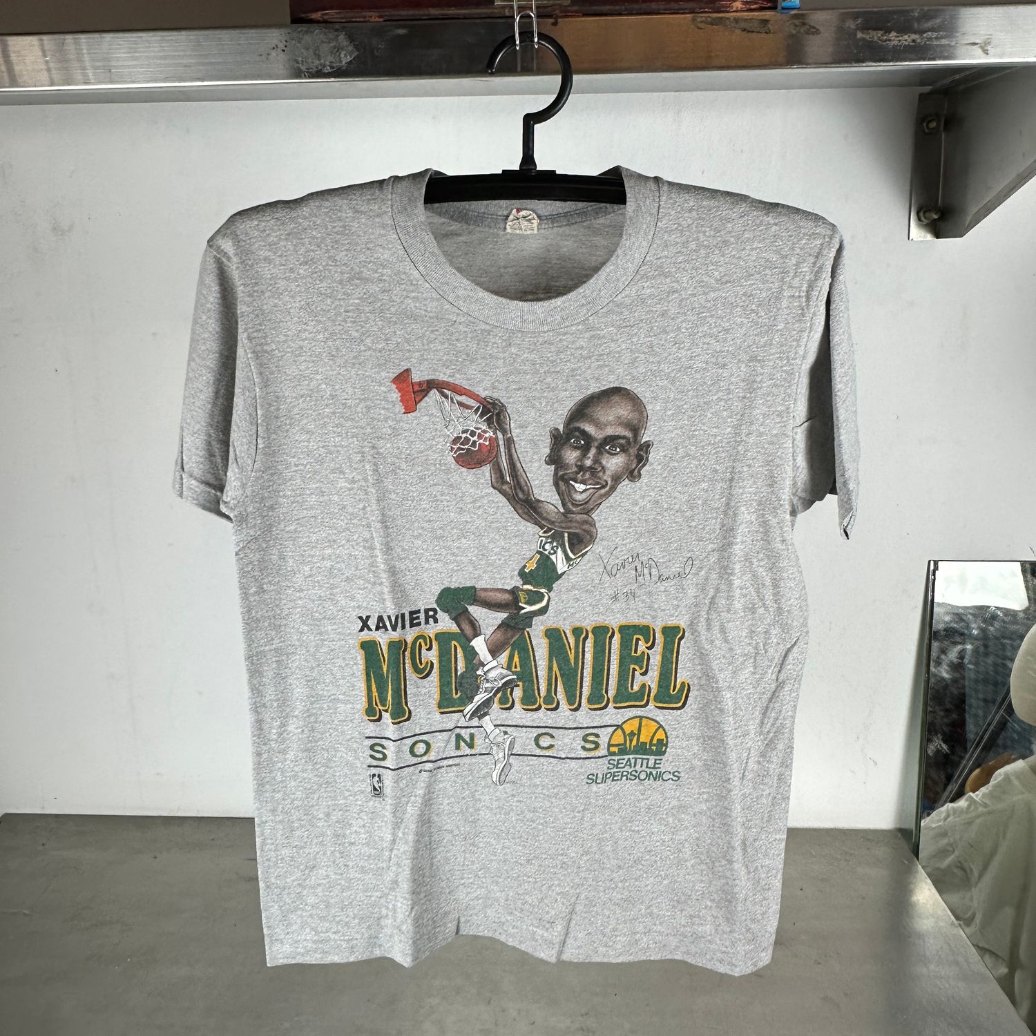 ​Vintage 80s Xavier McDaniel Seattle Supersonics NBA Caricature T-Shirt