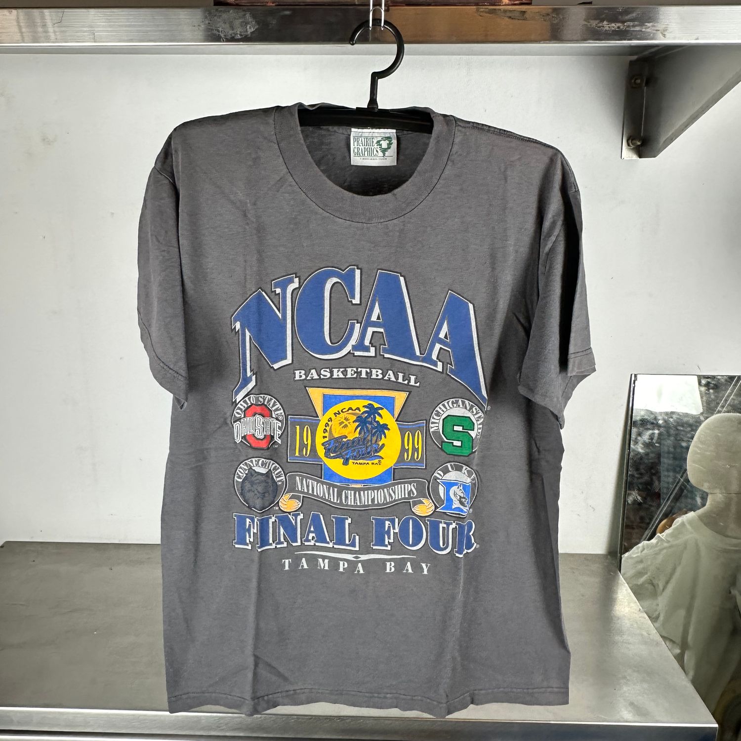 ​Vintage 1999 NCAA College Basketball Final Four Large T-Shirt