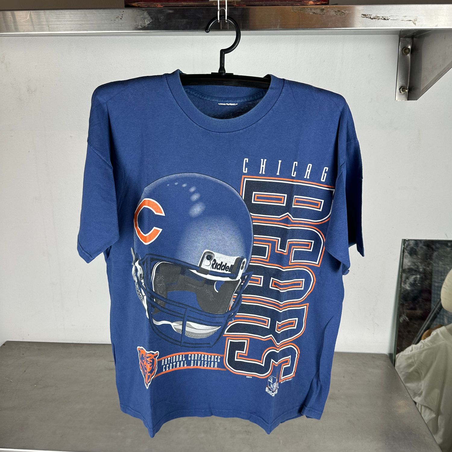 ​Vintage 1998 Chicago Bears Football NFL Graphic T-Shirt
