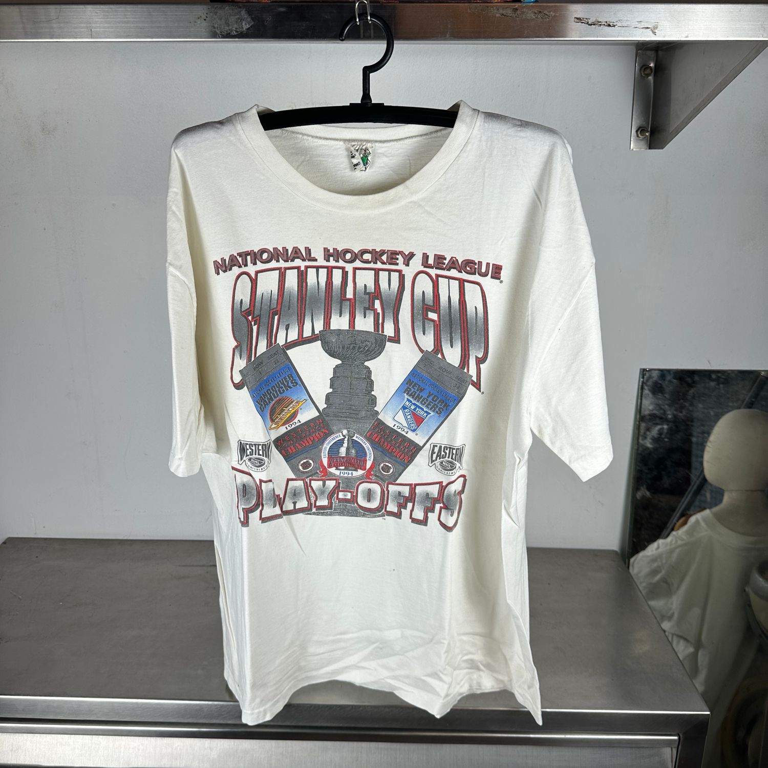 ​Vintage 1994 NHL Playoffs Vancouver Canucks VS New York Rangers T-Shirt