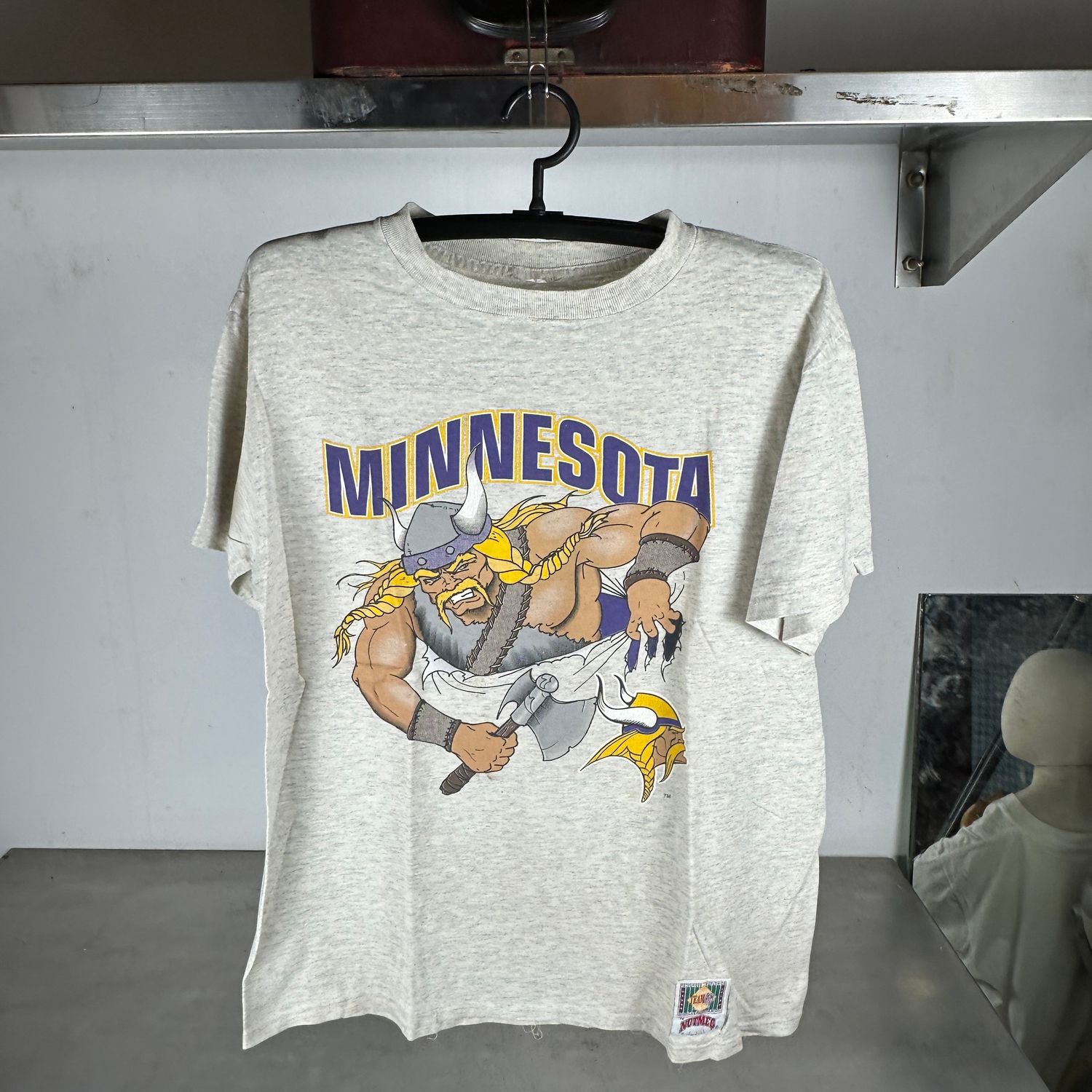 ​Vintage 90s Minnesota Vikings Breakthrough Nutmeg Large T-Shirt