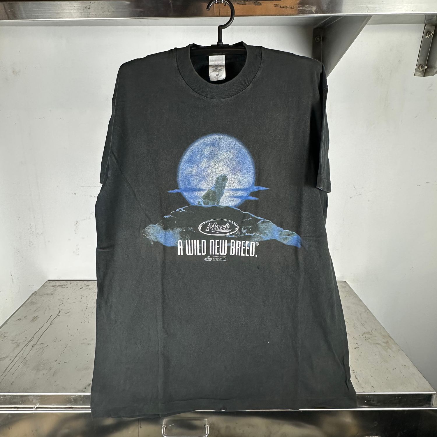 ​​Vintage 90s Mack Truck Bulldog A Wild New Breed Graphic XL T-Shirt