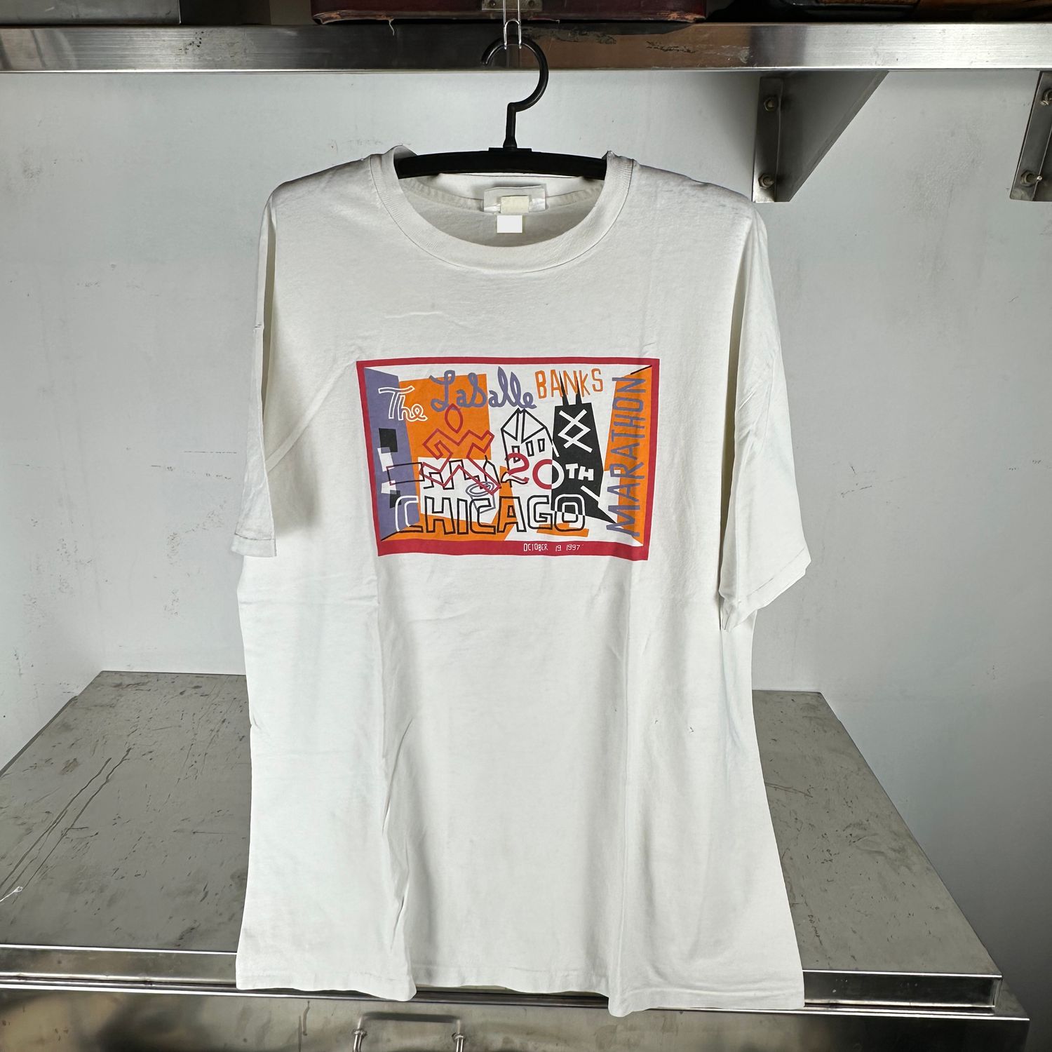 ​Vintage 1997 The Lasalle Banks Marathon New Balance Chicago Artwork T-Shirt