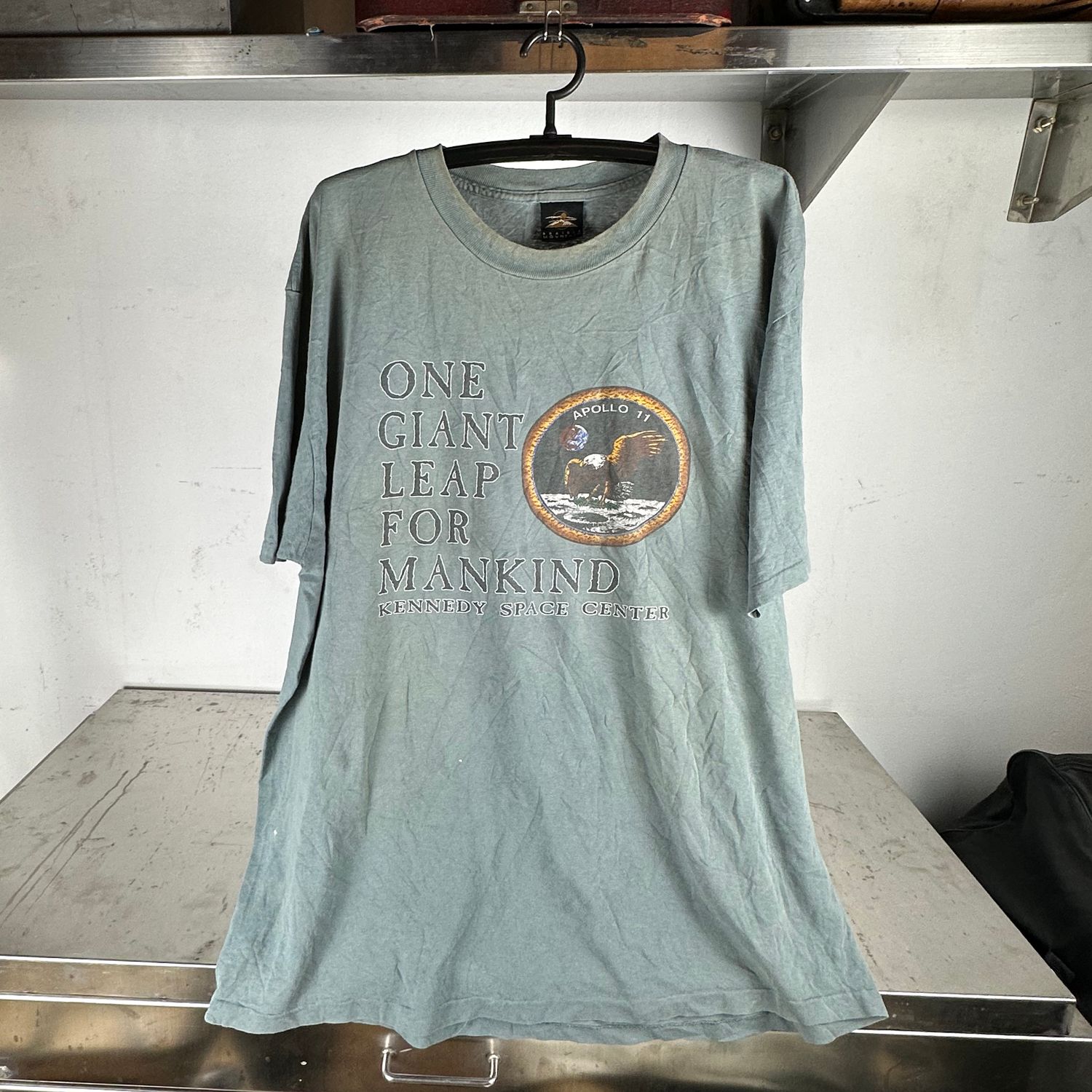 ​Vintage 90s Apollo 11 Kennedy Space Center Graphic T-shirt