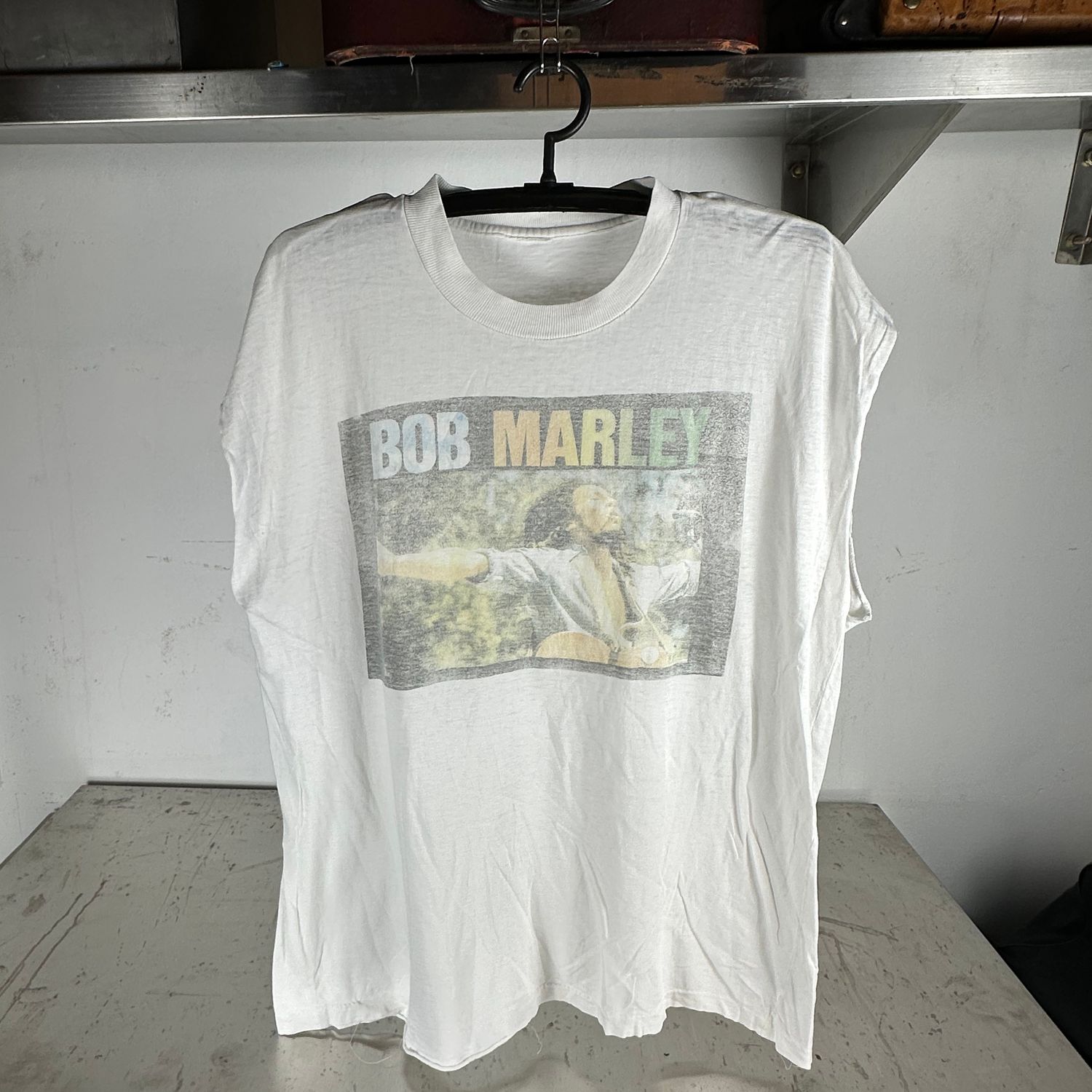 ​​Vintage 90s Bob Marley Concert Graphic Cut Sleeves Large T-shirt