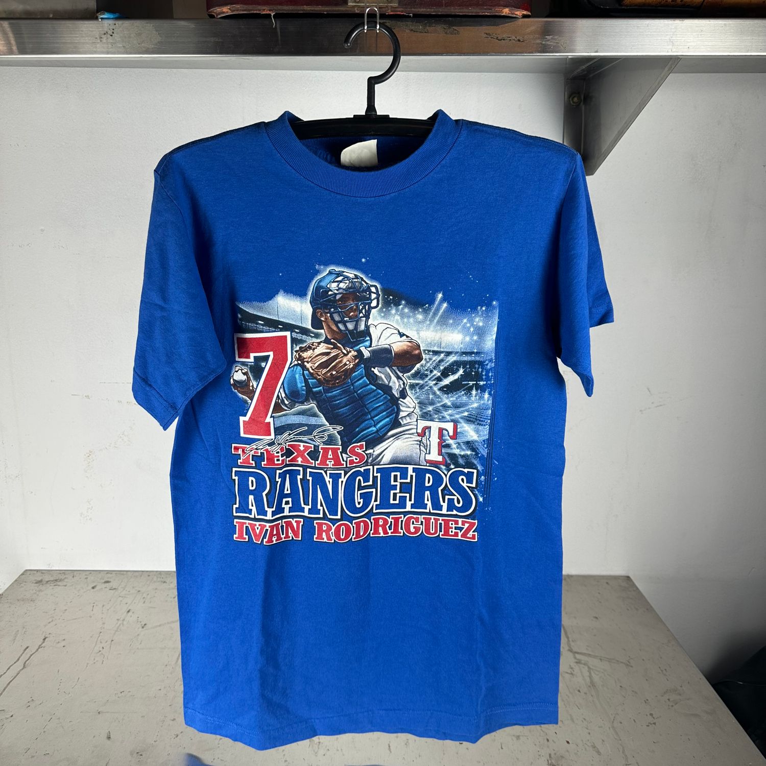 ​​Vintage 2001 Ivan Rodriguez Texas Rangers MLB Career Stats T-shirt