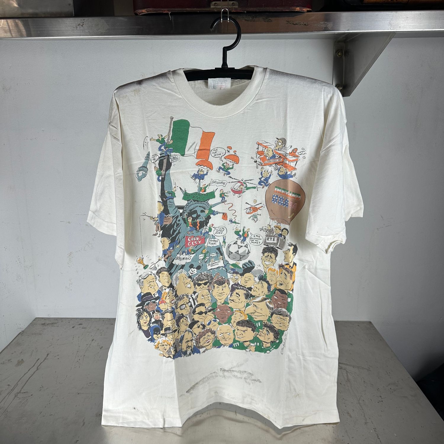 ​​Vintage Ireland 1994 USA Soccer World Cup Artwork T-shirt