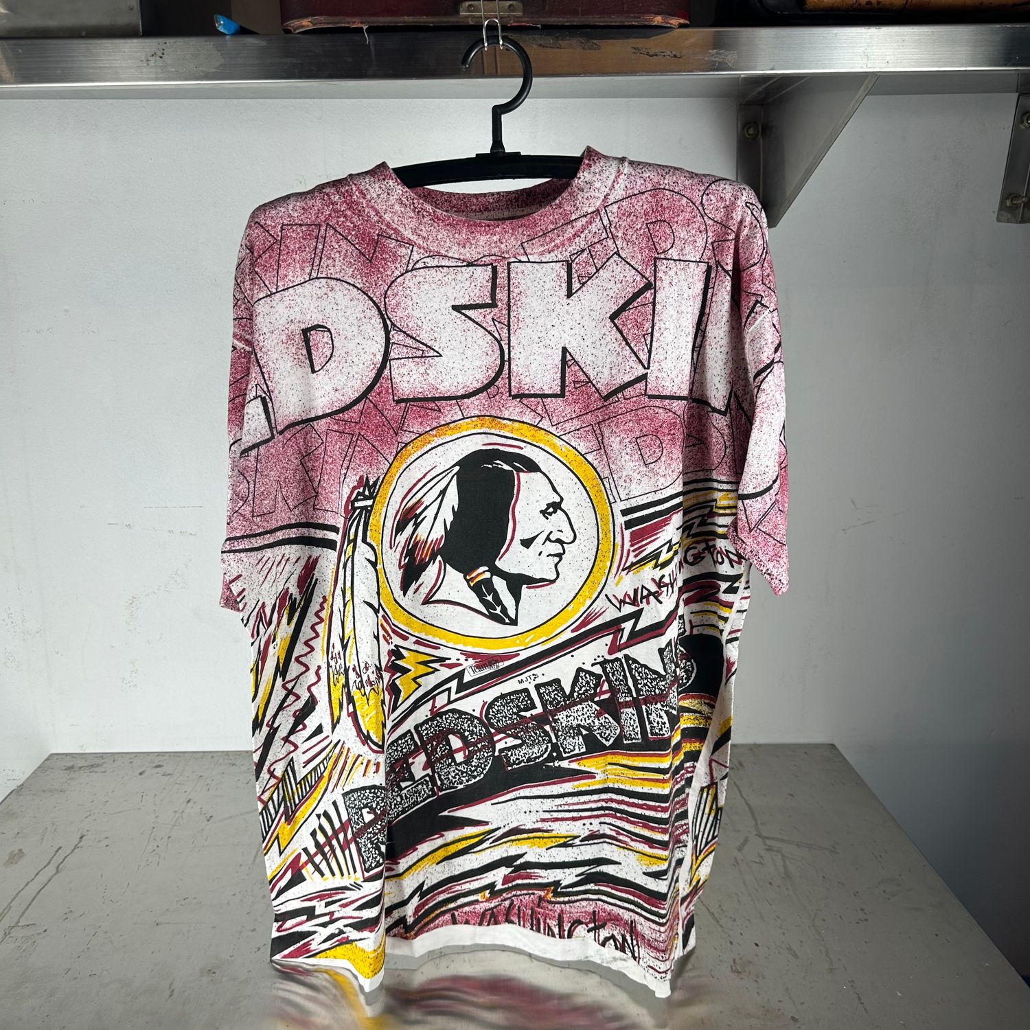 ​​Vintage 90s Washington Redskins All Over Print NFL AOP XL T-shirt