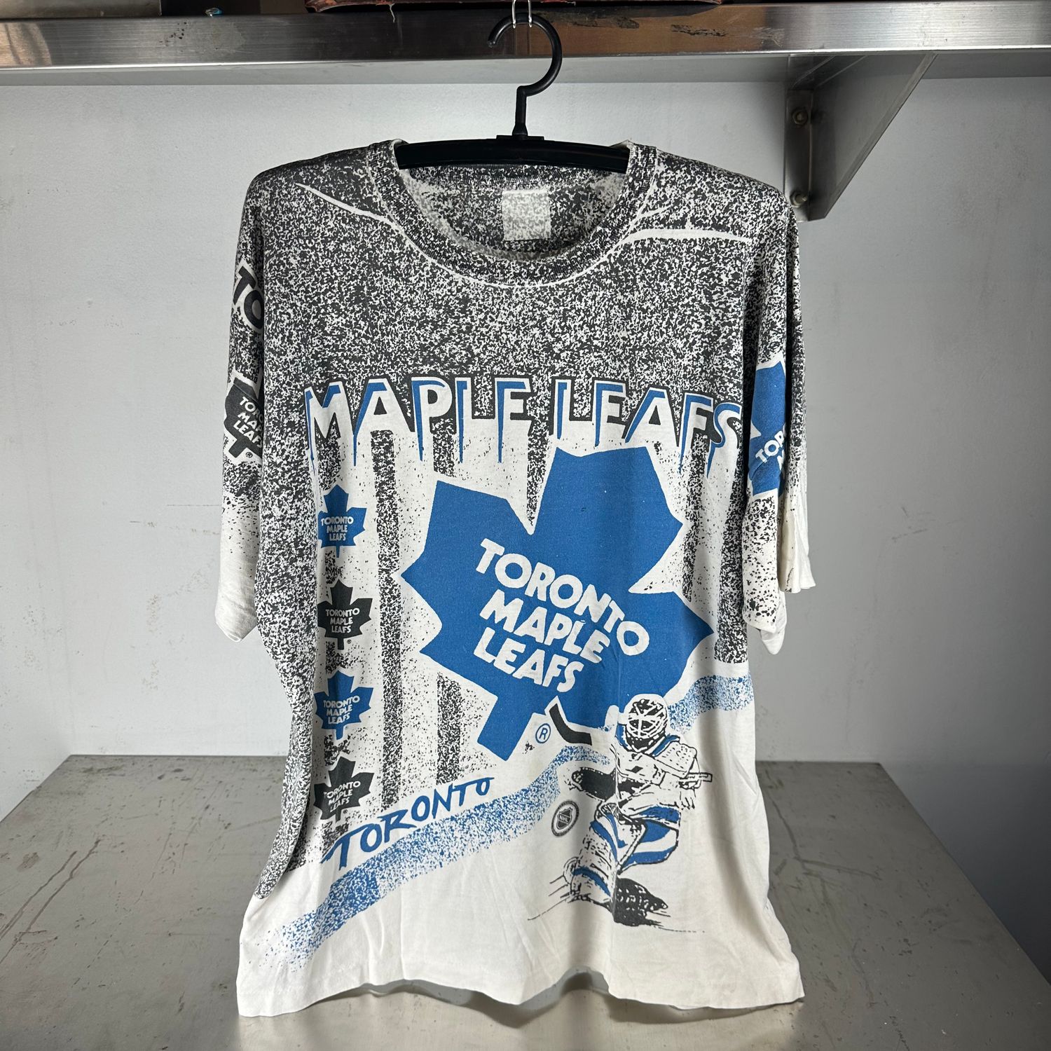 ​​Vintage 90s Toronto Maple Leafs All Over Print NHL AOP XL T-shirt