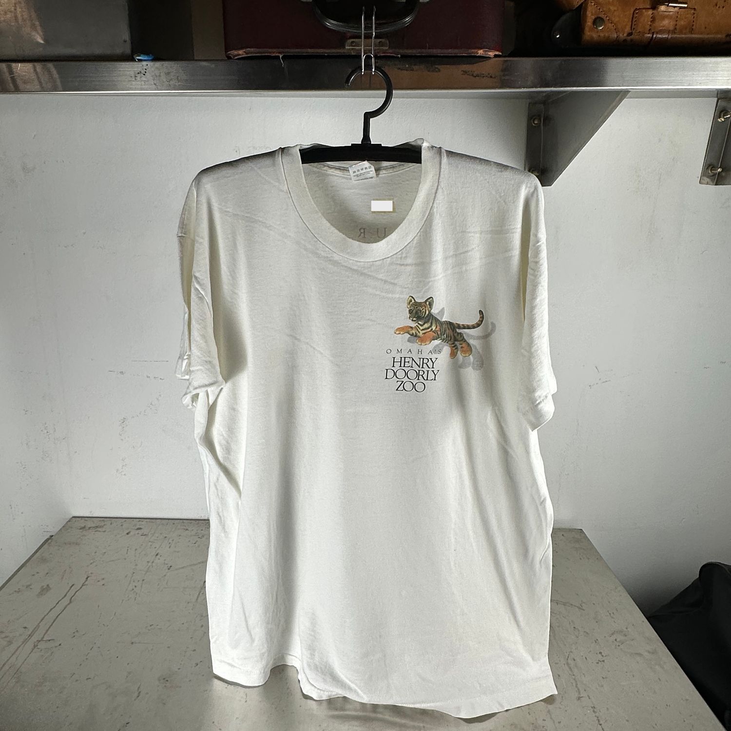 ​​Vintage 90s Omaha's Henry Doorly Zoo Leaps &amp; Bounds Artwork T-shirt