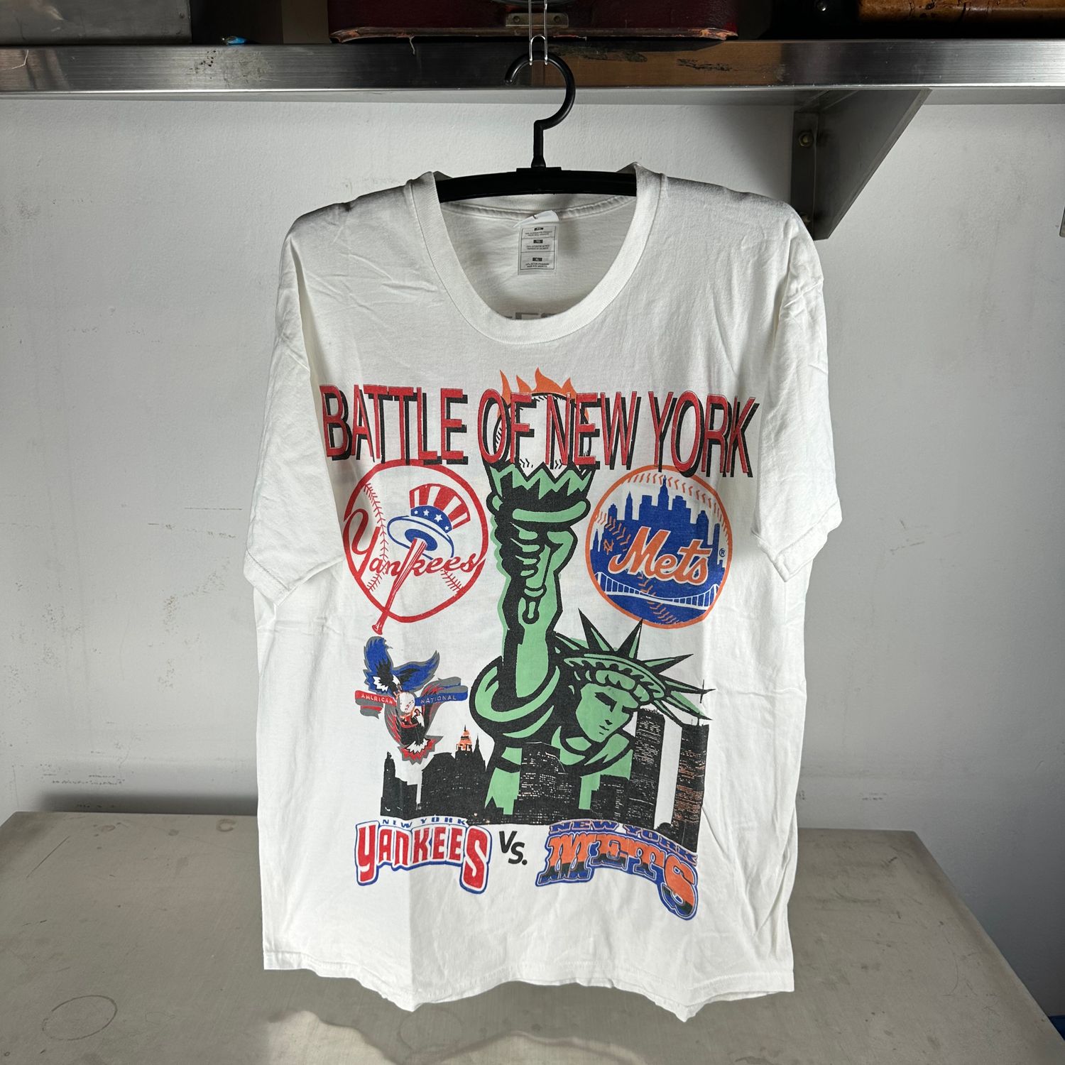 ​Vintage 1998 MLB Subway Series Battle For New York Yankees VS Mets T-shirt