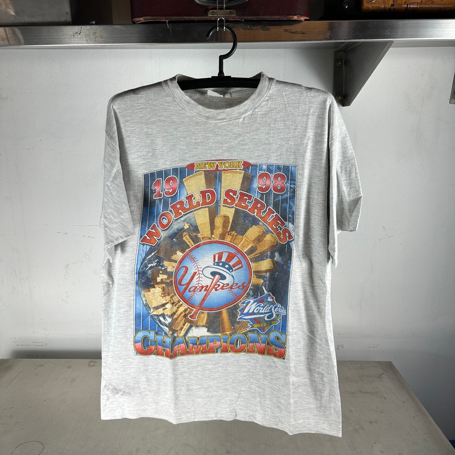 ​Vintage 1998 New York Yankees MLB World Series Champions ​T-shirt