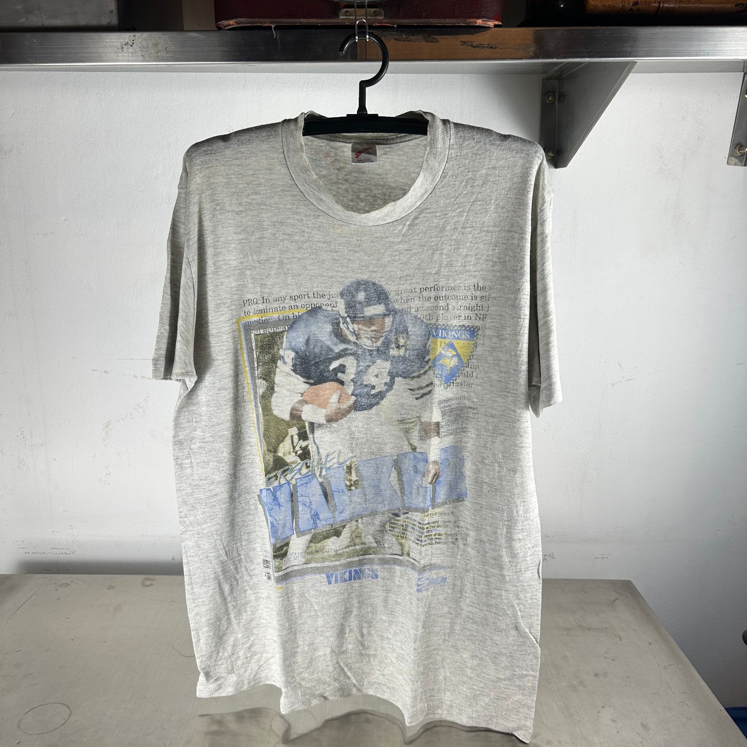 ​Vintage 90s Herschel Walker Minnesota Vikings NFL Graphic T-shirt