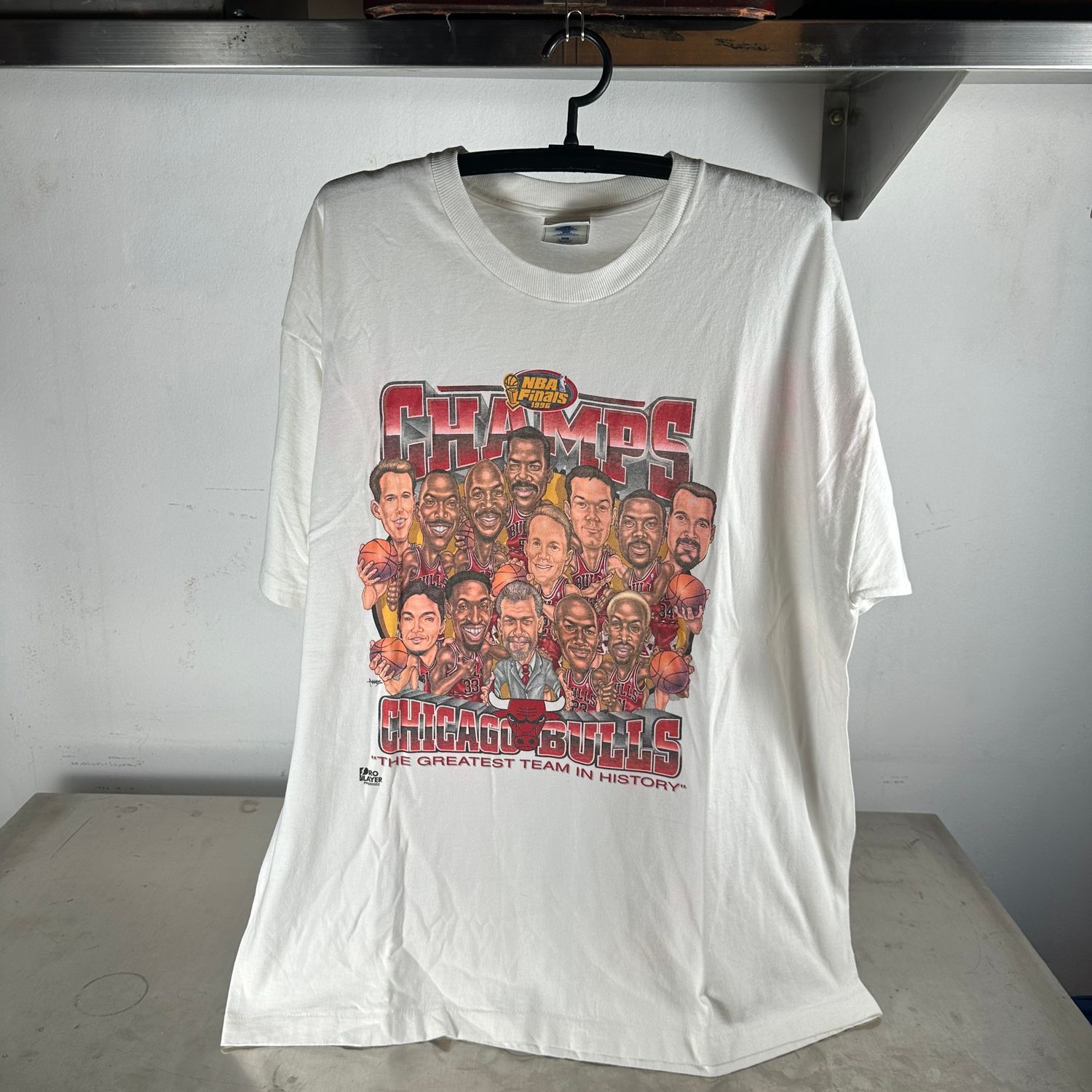 ​Vintage 1996 Chicago Bulls NBA Champs Caricature T-shirt