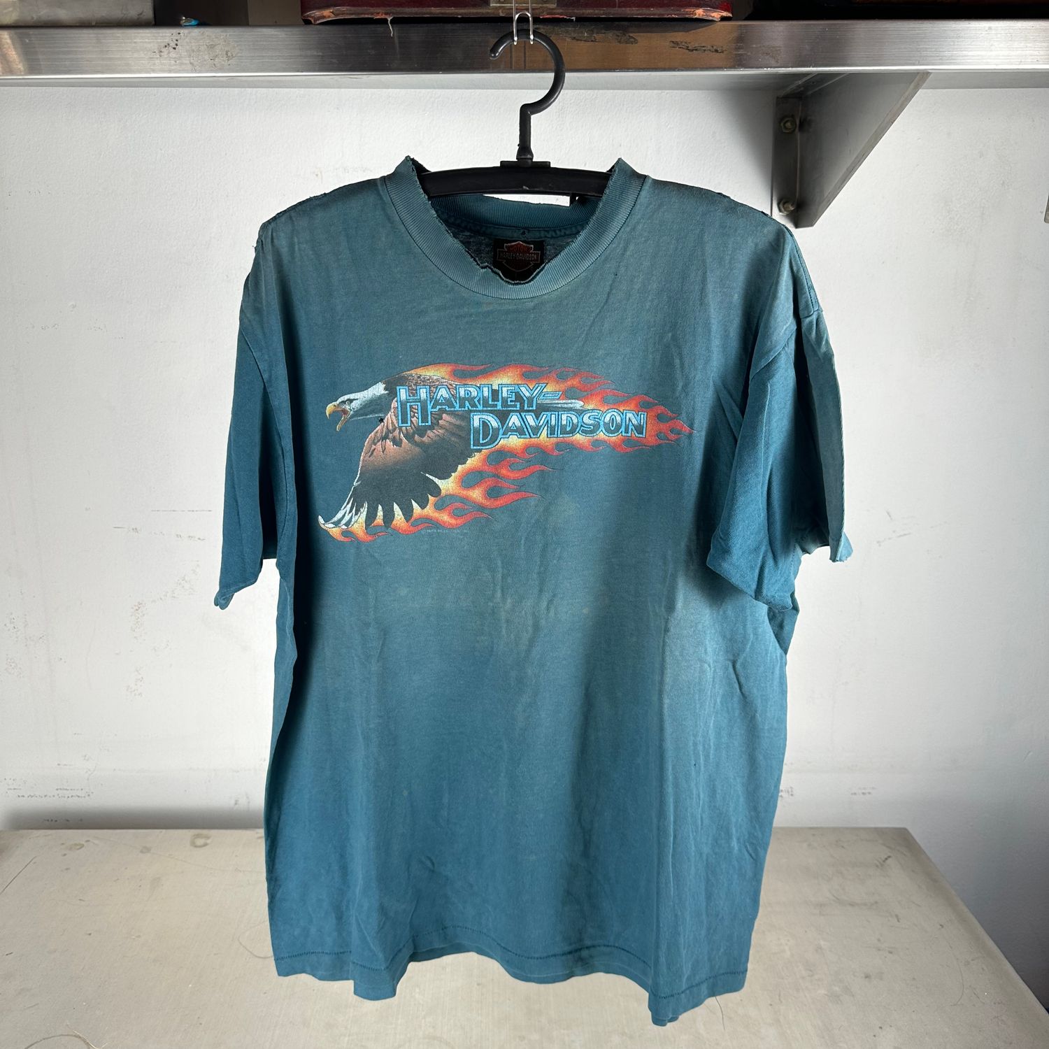 ​Vintage 1999 Harley Davidson Motorcycle Eagle Flaming Logo T-Shirt