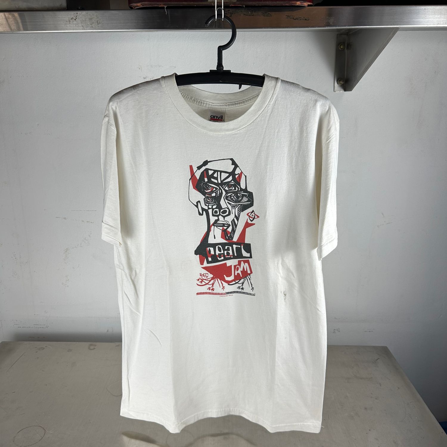 ​​Vintage 1998 Pearl Jam Rock Band Anvil Graphic T-Shirt